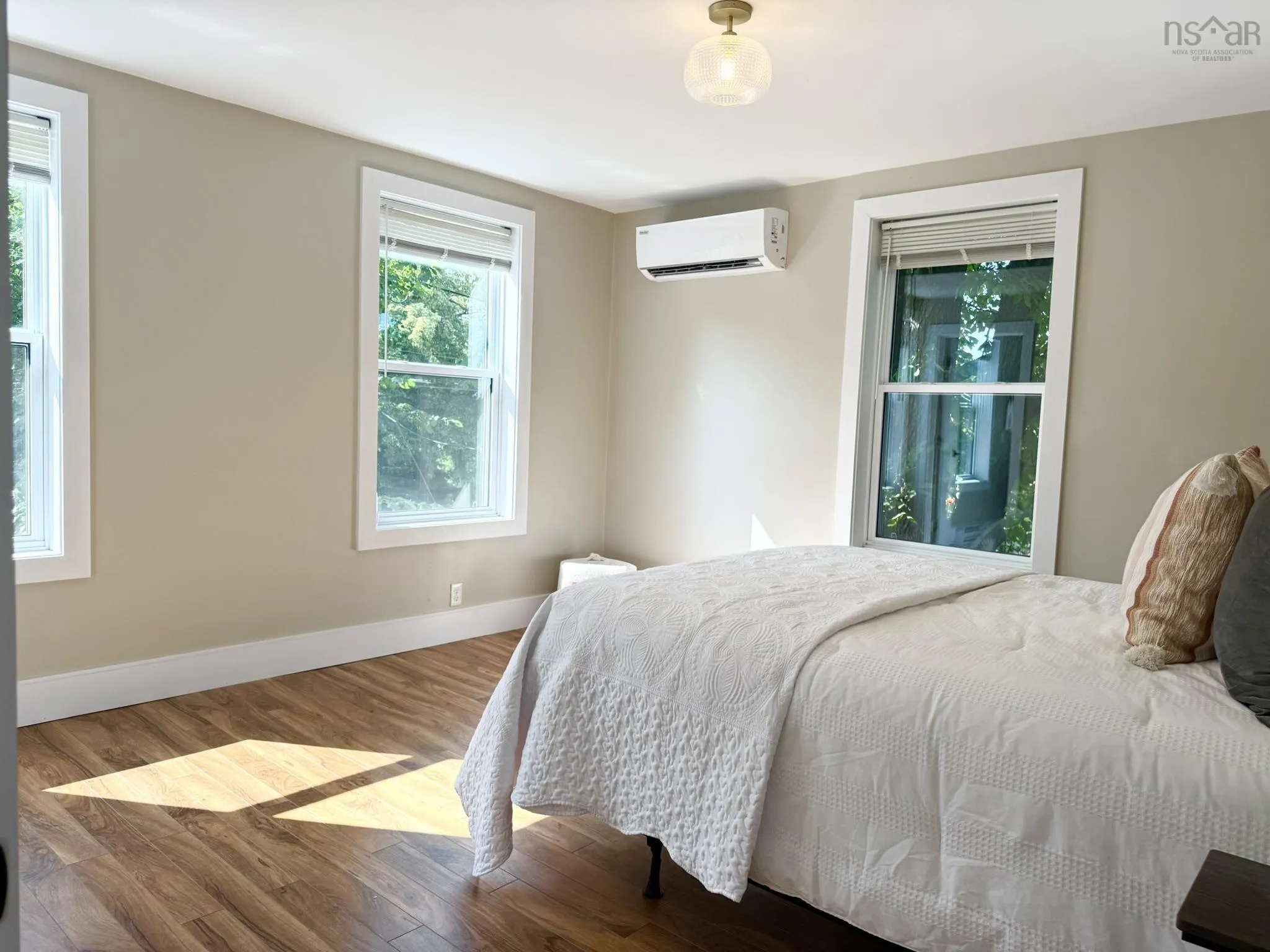 249 Portland Street, Dartmouth, NS B2Y 1J8, 5 Bedrooms Bedrooms, ,3 BathroomsBathrooms,Residential,For Sale,Portland,202518523