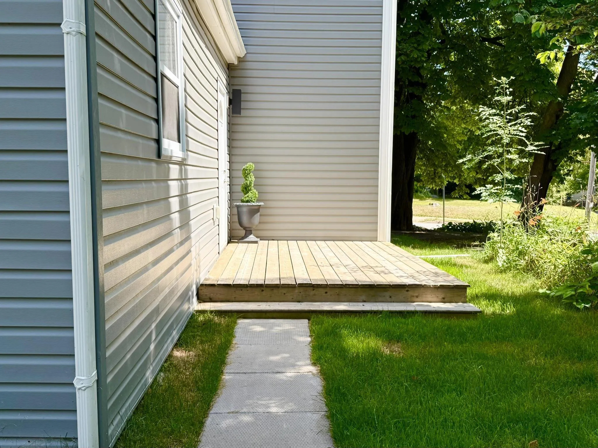 249 Portland Street, Dartmouth, NS B2Y 1J8, 5 Bedrooms Bedrooms, ,3 BathroomsBathrooms,Residential,For Sale,Portland,202518523