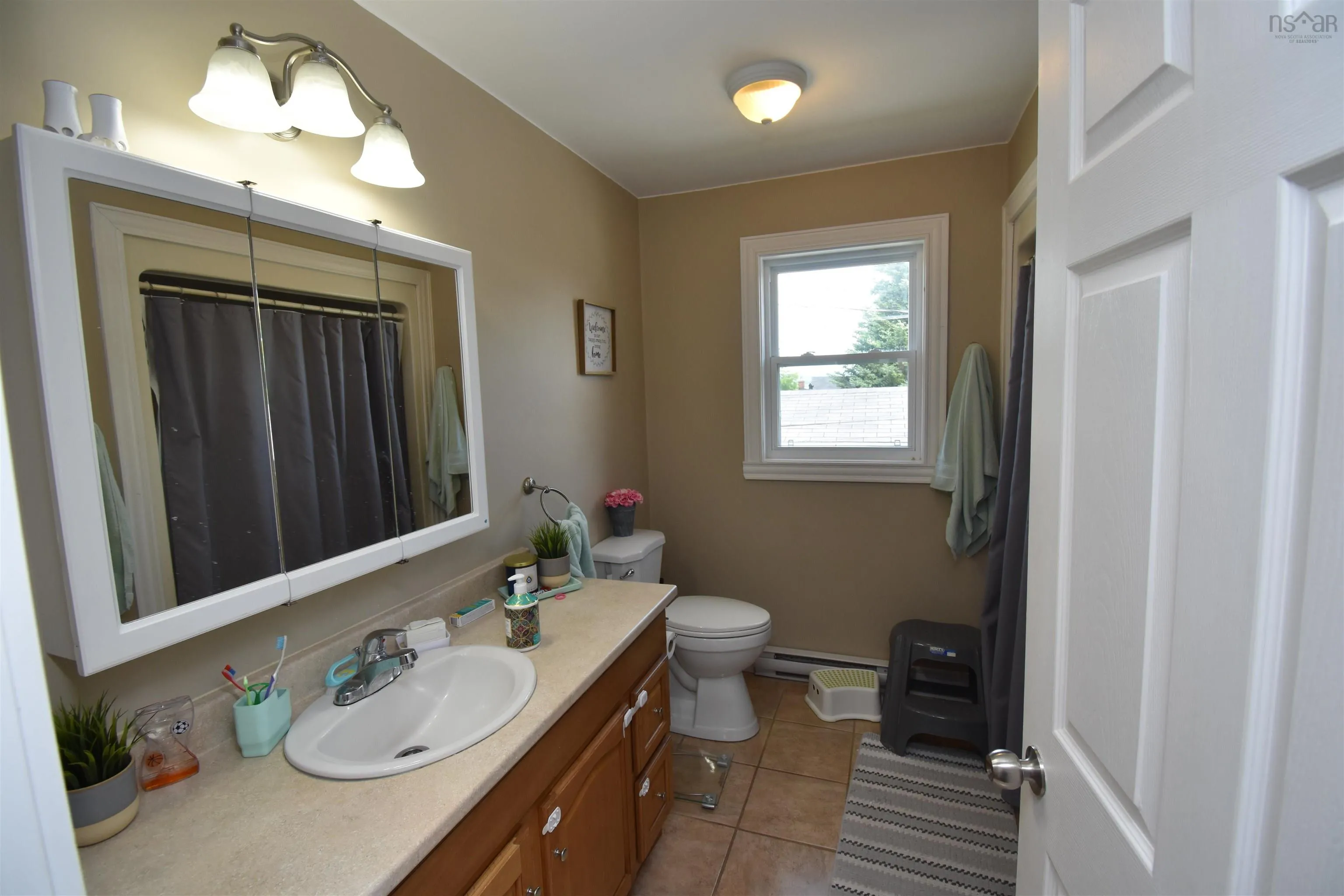 25 Cook Street, Truro, NS B2N 2E4, 4 Bedrooms Bedrooms, ,3 BathroomsBathrooms,Residential,For Sale,Cook,202519040