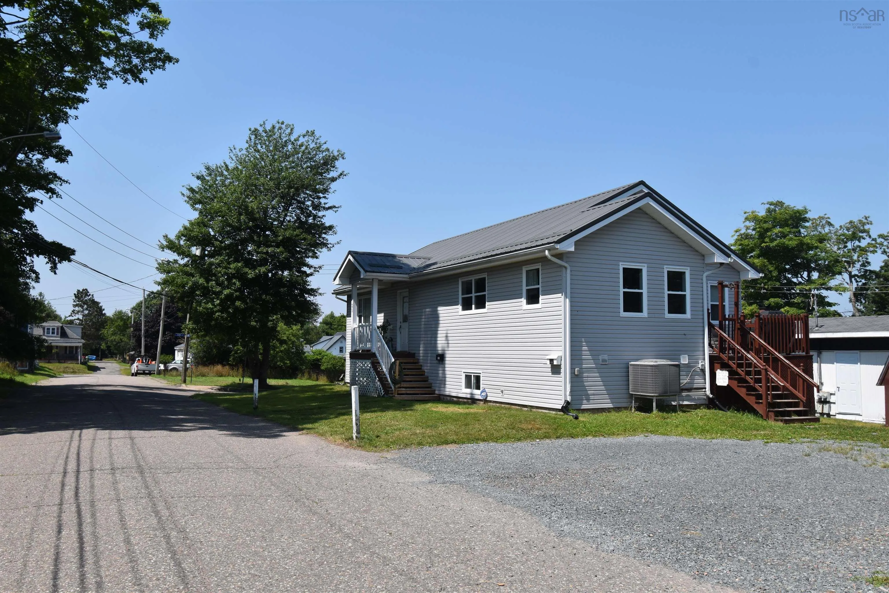 25 Cook Street, Truro, NS B2N 2E4, 4 Bedrooms Bedrooms, ,3 BathroomsBathrooms,Residential,For Sale,Cook,202519040