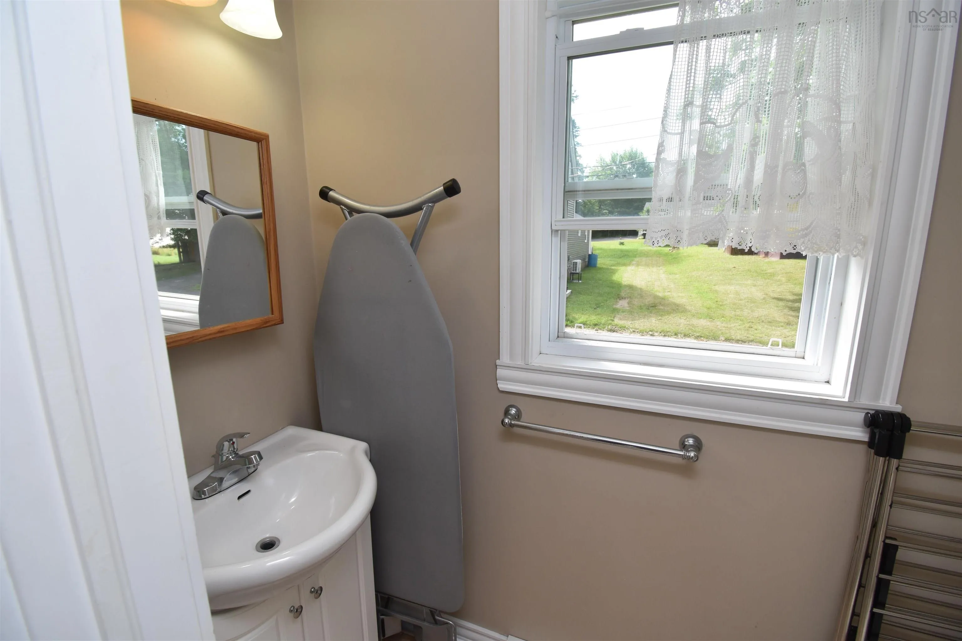 25 Cook Street, Truro, NS B2N 2E4, 4 Bedrooms Bedrooms, ,3 BathroomsBathrooms,Residential,For Sale,Cook,202519040