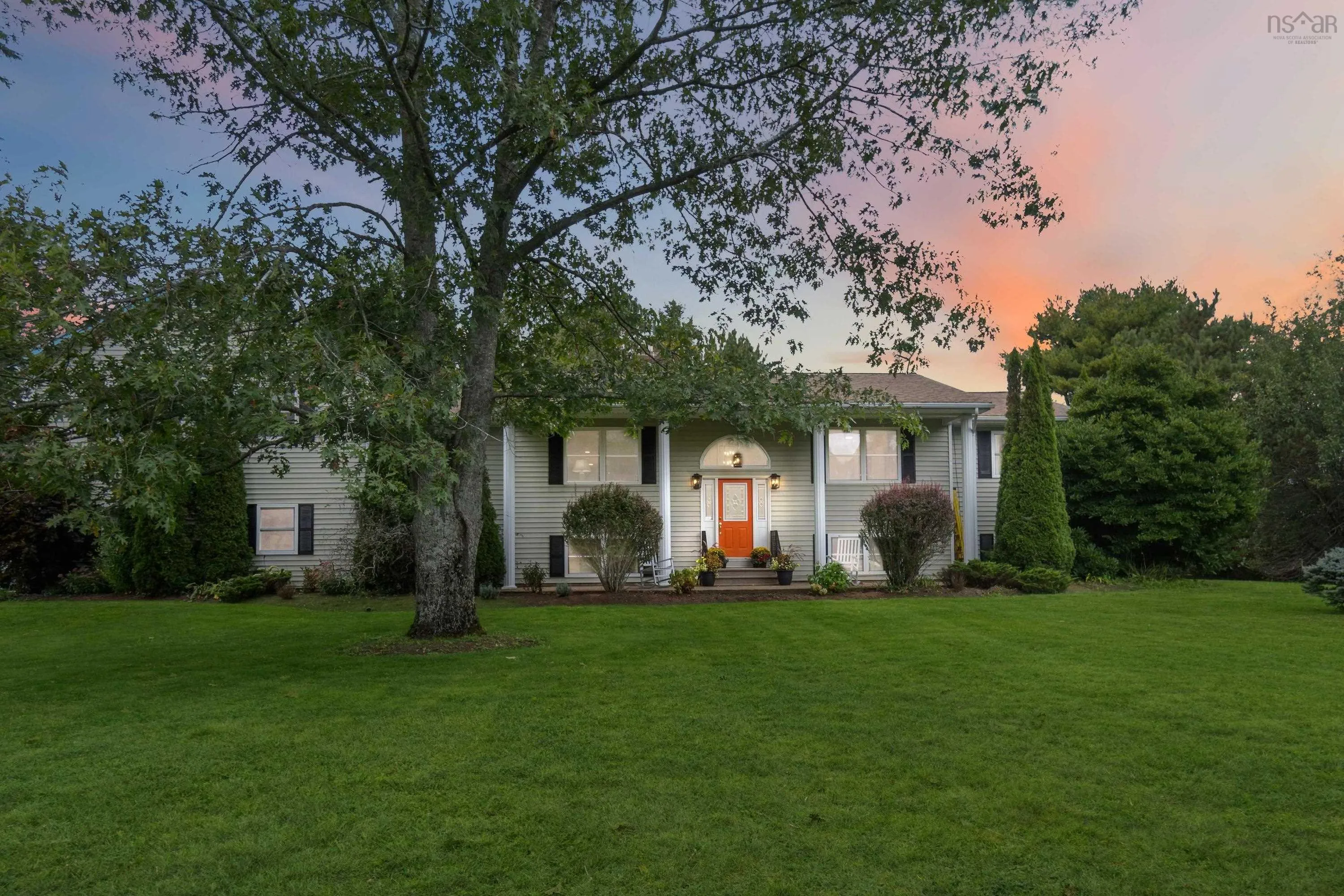 6585 Highway 221, Lakeville, NS B4N 3V7, 5 Bedrooms Bedrooms, ,5 BathroomsBathrooms,Residential,For Sale,Highway 221,202518293