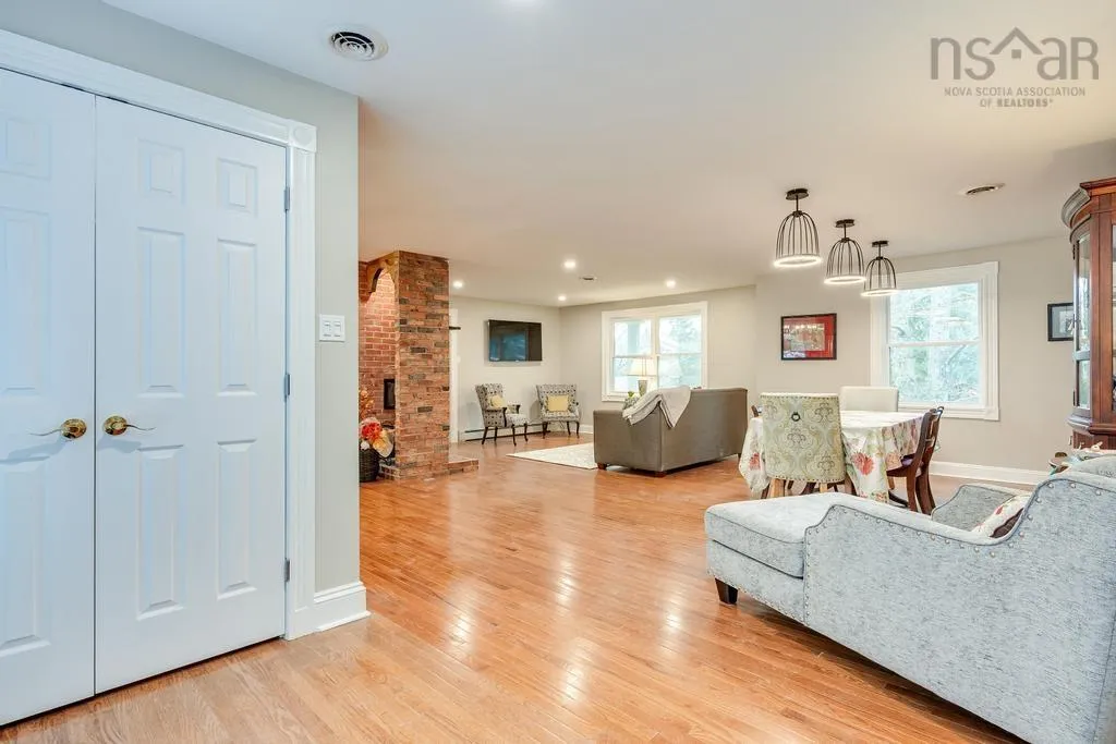 6585 Highway 221, Lakeville, NS B4N 3V7, 5 Bedrooms Bedrooms, ,5 BathroomsBathrooms,Residential,For Sale,Highway 221,202518293