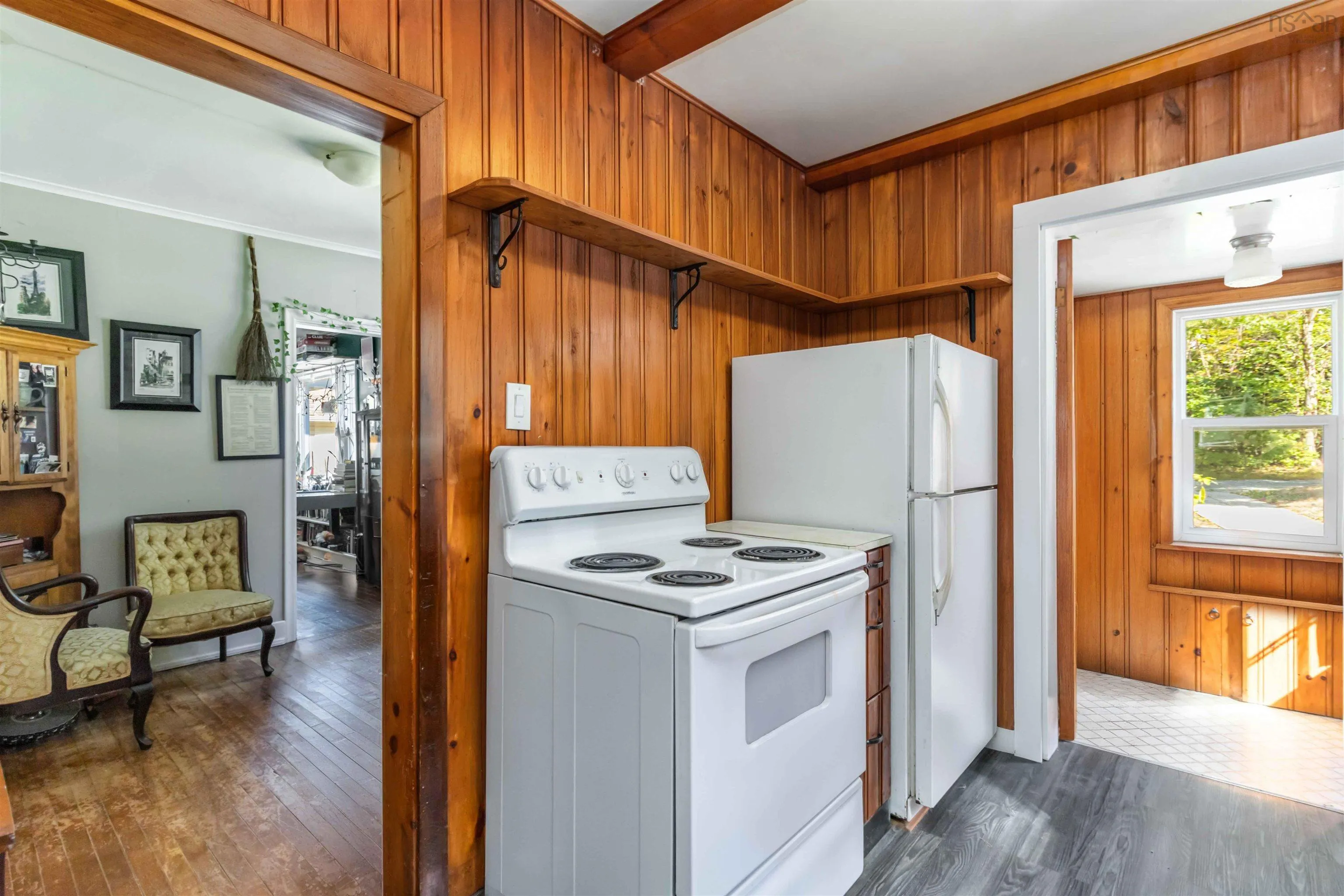 4 & 6 Hemlock Street, Dartmouth, NS B2X 3T3, 6 Bedrooms Bedrooms, ,Residential Income,For Sale,Hemlock,202523730