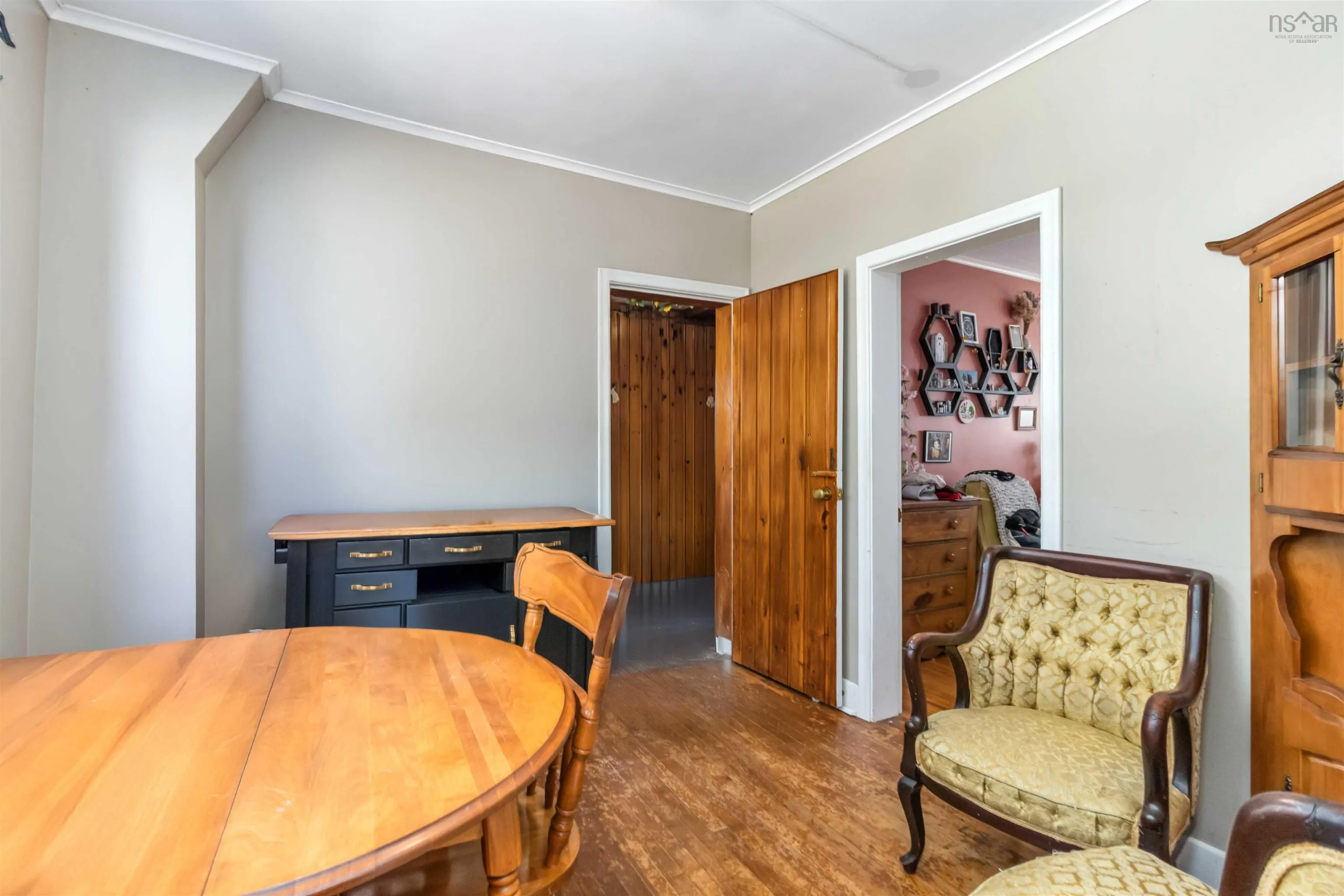 4 & 6 Hemlock Street, Dartmouth, NS B2X 3T3, 6 Bedrooms Bedrooms, ,Residential Income,For Sale,Hemlock,202523730