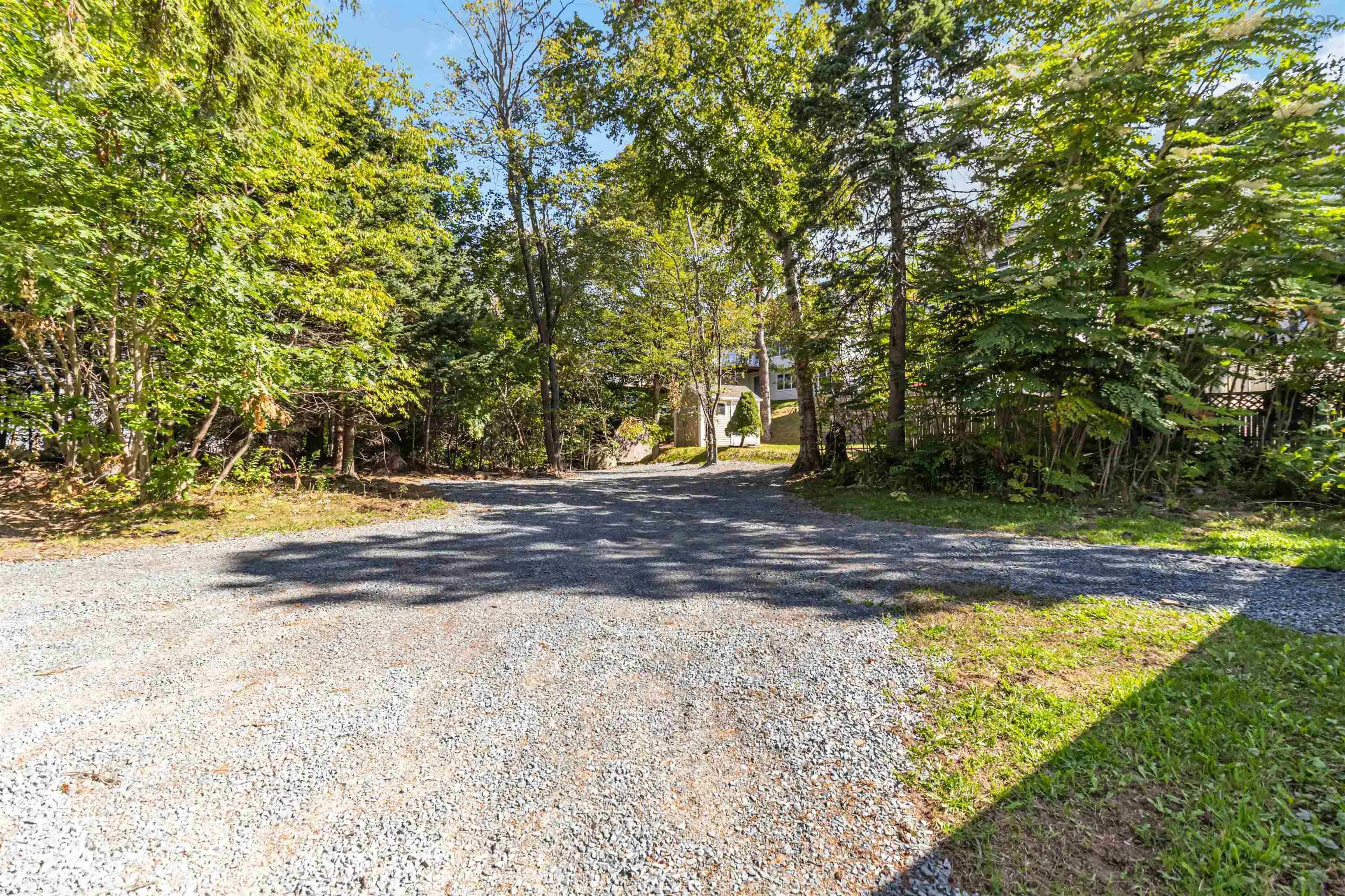 4 & 6 Hemlock Street, Dartmouth, NS B2X 3T3, 6 Bedrooms Bedrooms, ,Residential Income,For Sale,Hemlock,202523730