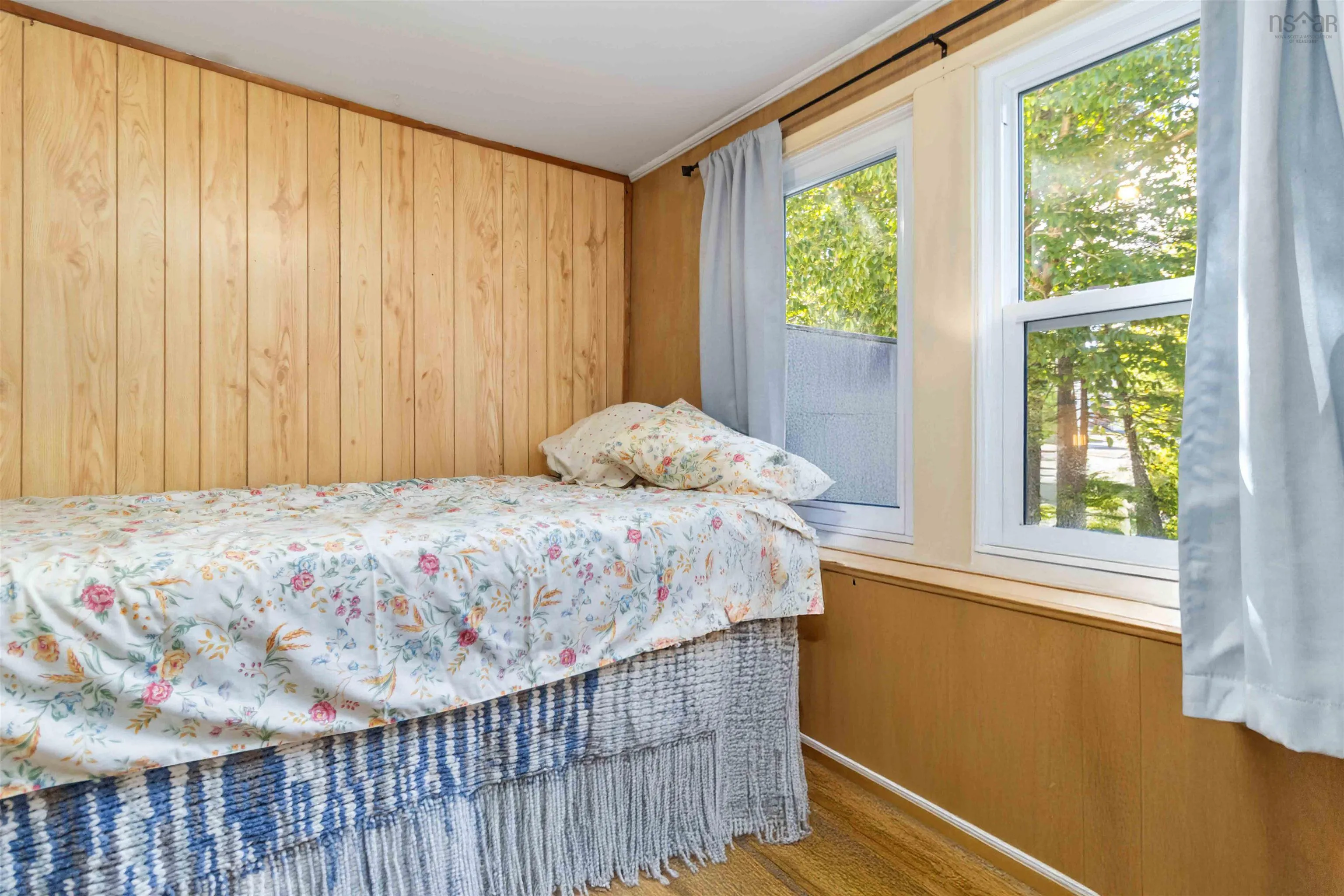 4 & 6 Hemlock Street, Dartmouth, NS B2X 3T3, 6 Bedrooms Bedrooms, ,Residential Income,For Sale,Hemlock,202523730