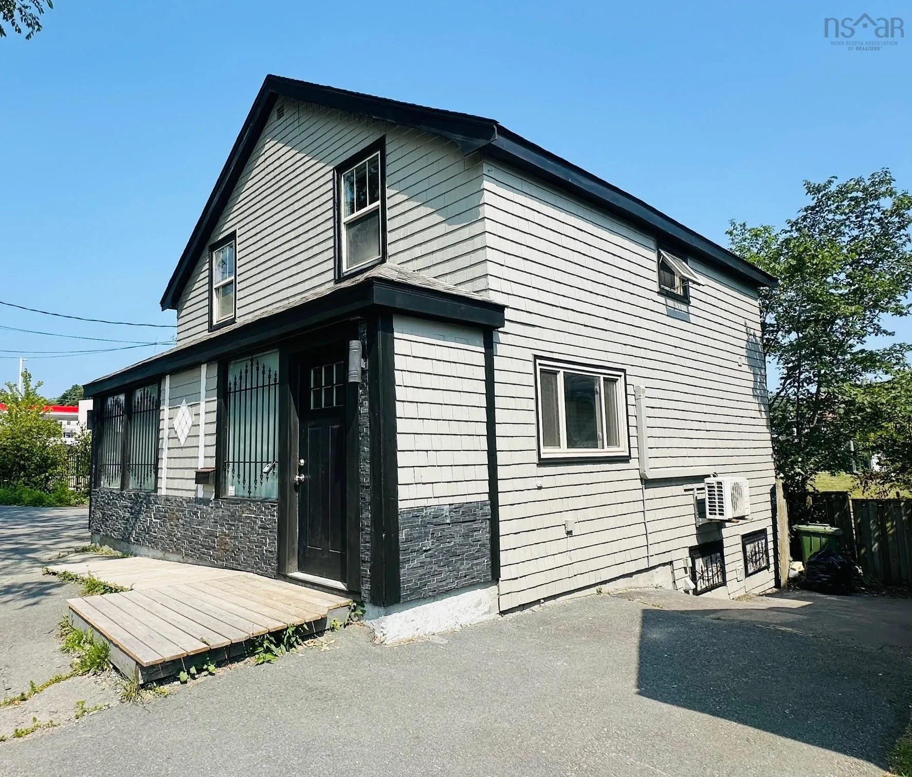 170 Ochterloney Street, Dartmouth Ns B2y 1e1, 5 Bedrooms Bedrooms, ,2 BathroomsBathrooms,Residential,For Sale,Ochterloney,202323318