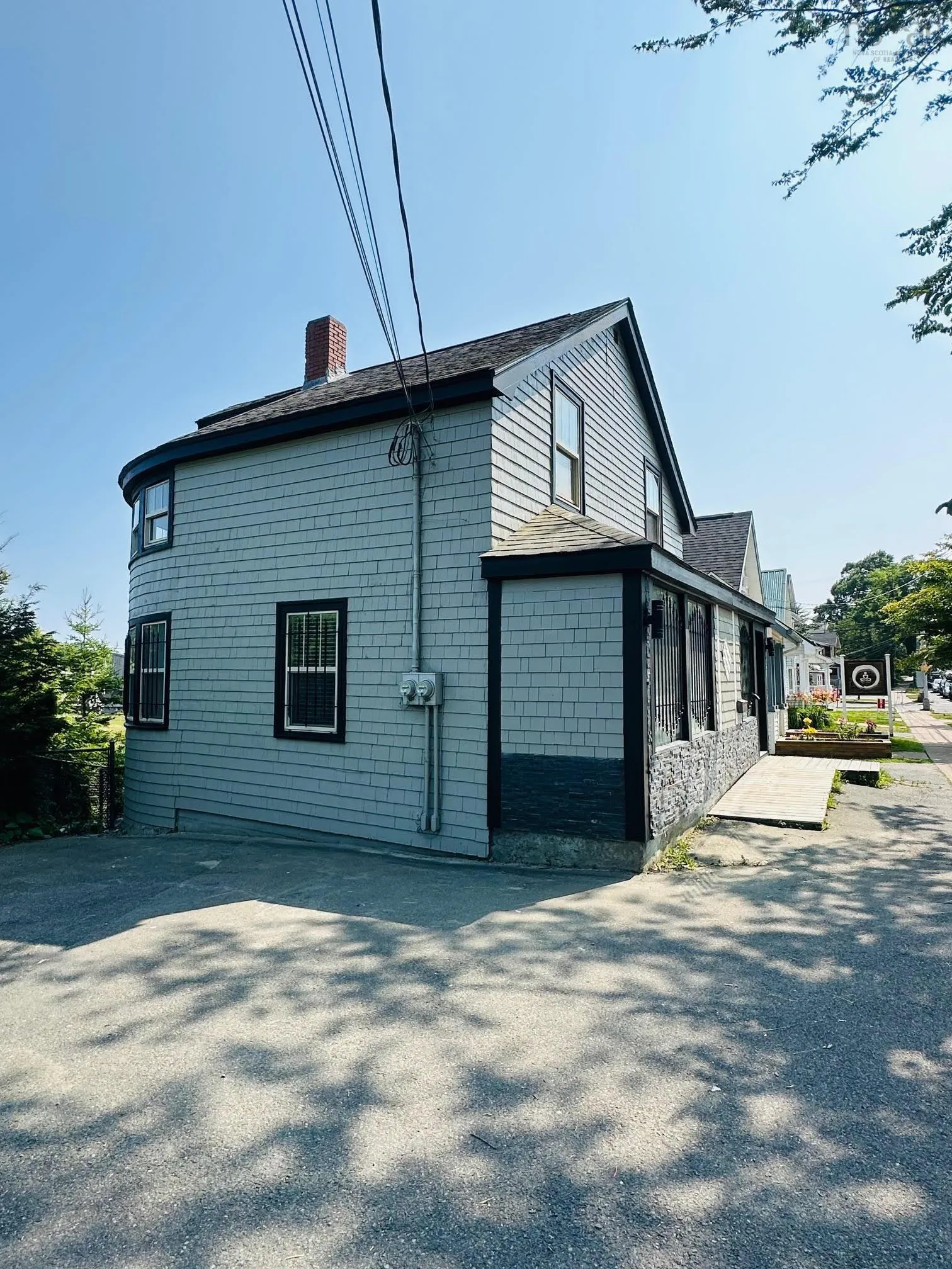 170 Ochterloney Street, Dartmouth Ns B2y 1e1, 5 Bedrooms Bedrooms, ,2 BathroomsBathrooms,Residential,For Sale,Ochterloney,202323318
