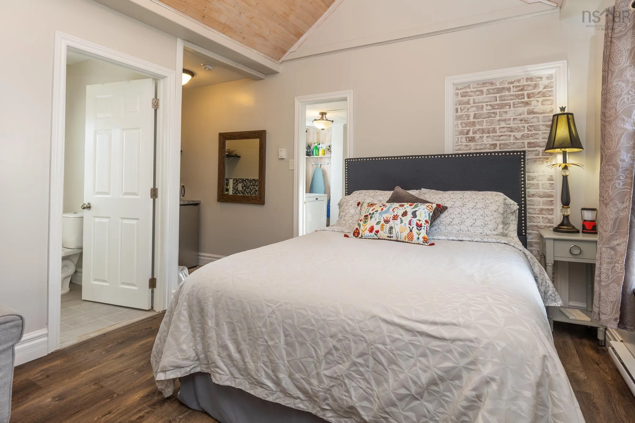 24 Albert Street, Yarmouth Ns B5a 2m9, 3 Bedrooms Bedrooms, ,2 BathroomsBathrooms,Residential,For Sale,Albert,202500060