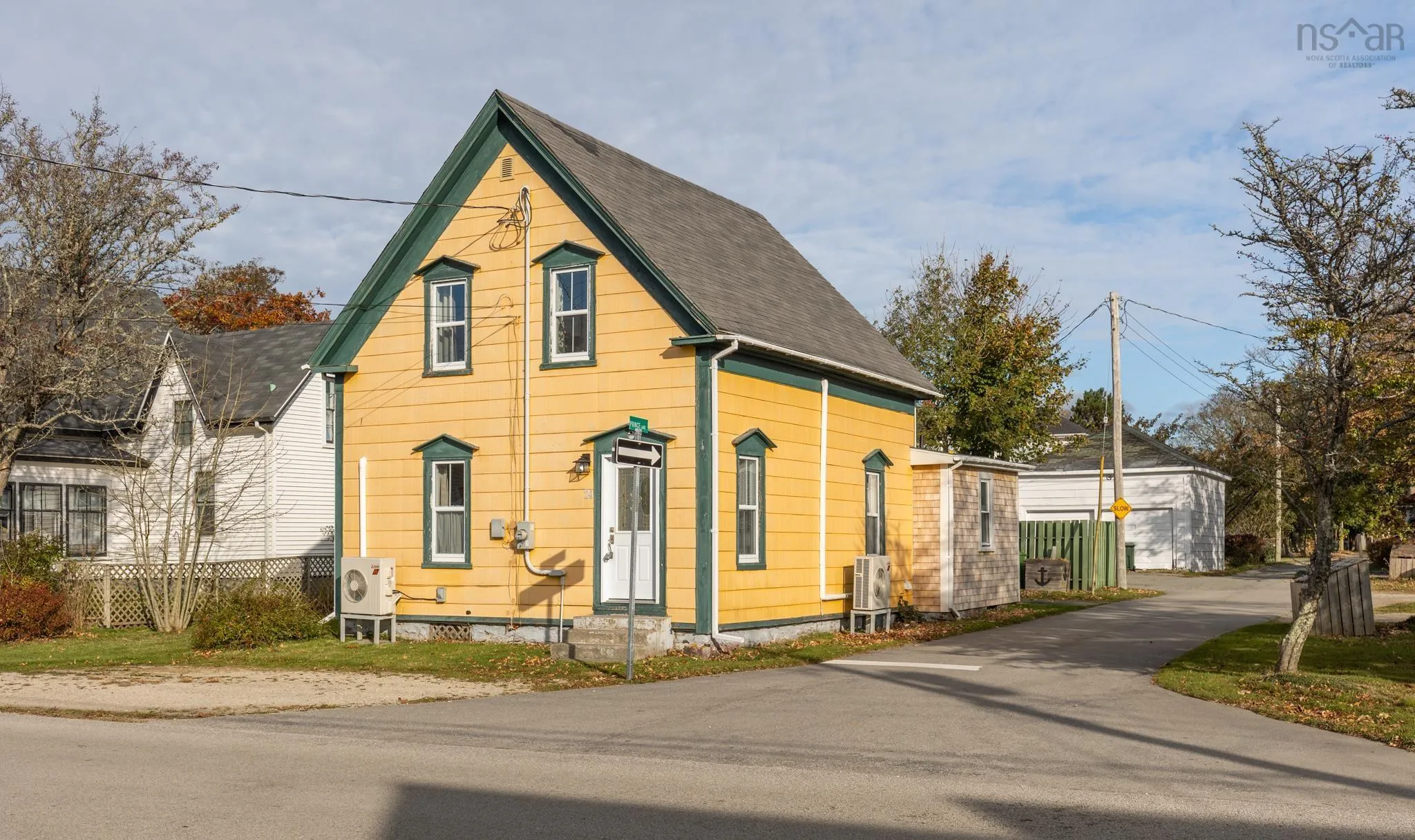 24 Albert Street, Yarmouth Ns B5a 2m9, 3 Bedrooms Bedrooms, ,2 BathroomsBathrooms,Residential,For Sale,Albert,202500060
