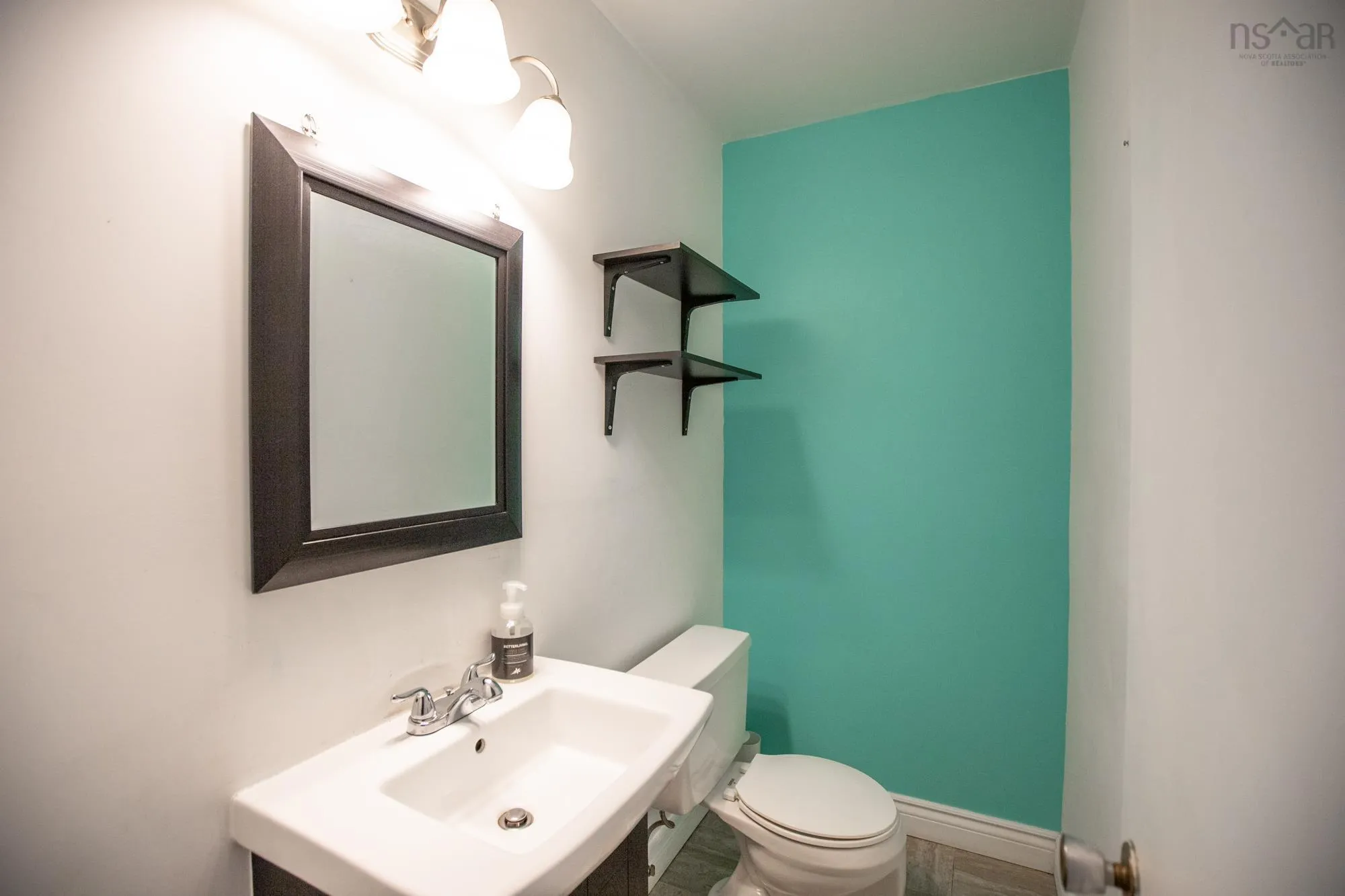 4 Stoney Brook Court, Clayton Park, NS B3M 3L1, 3 Bedrooms Bedrooms, ,2 BathroomsBathrooms,Residential,For Sale,Stoney Brook,202523249