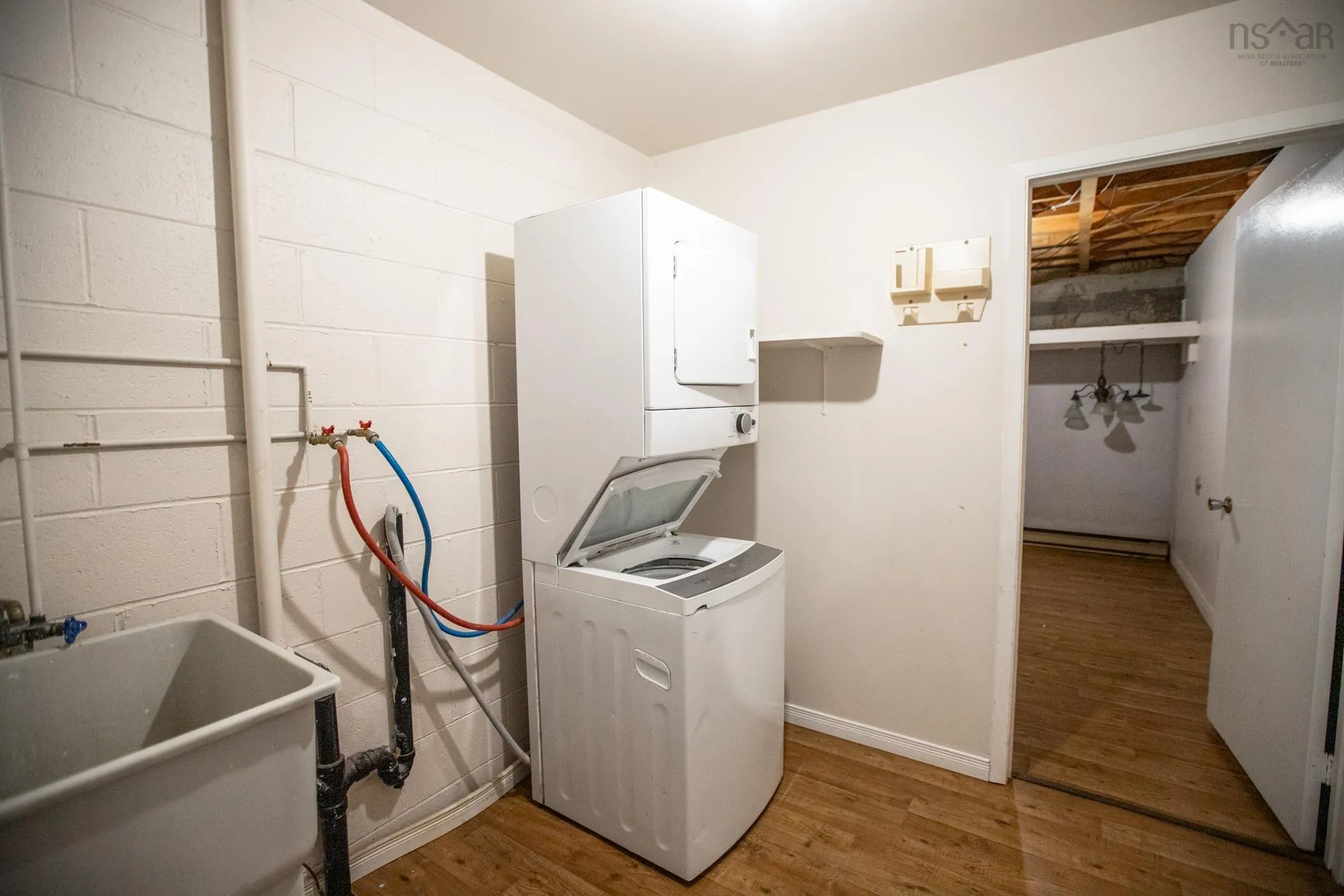 4 Stoney Brook Court, Clayton Park, NS B3M 3L1, 3 Bedrooms Bedrooms, ,2 BathroomsBathrooms,Residential,For Sale,Stoney Brook,202523249