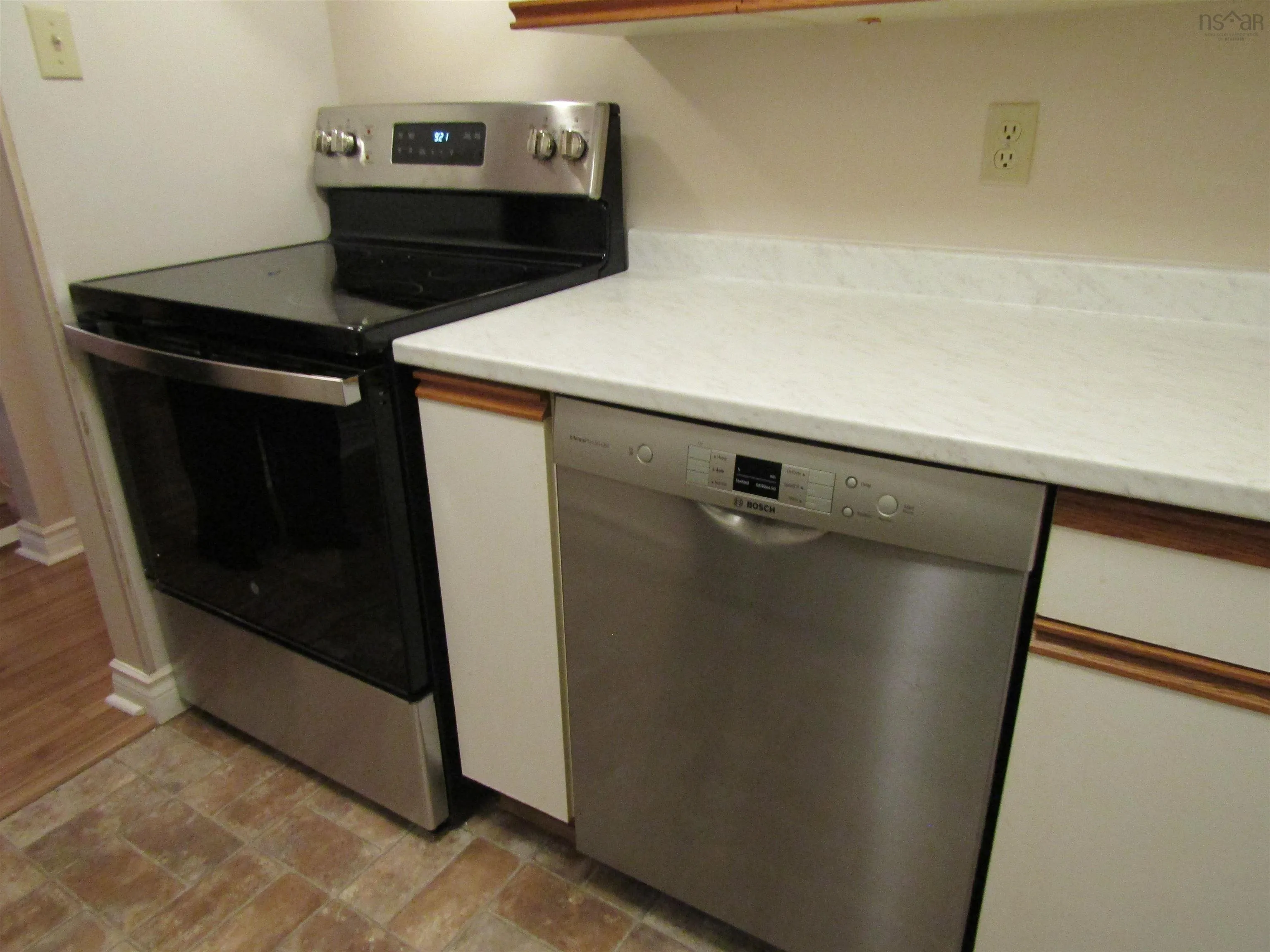 13-5 Rose Way, Dartmouth, NS B2Y 4L9, 1 Bedroom Bedrooms, ,1 BathroomBathrooms,Residential,For Sale,Rose,202517772