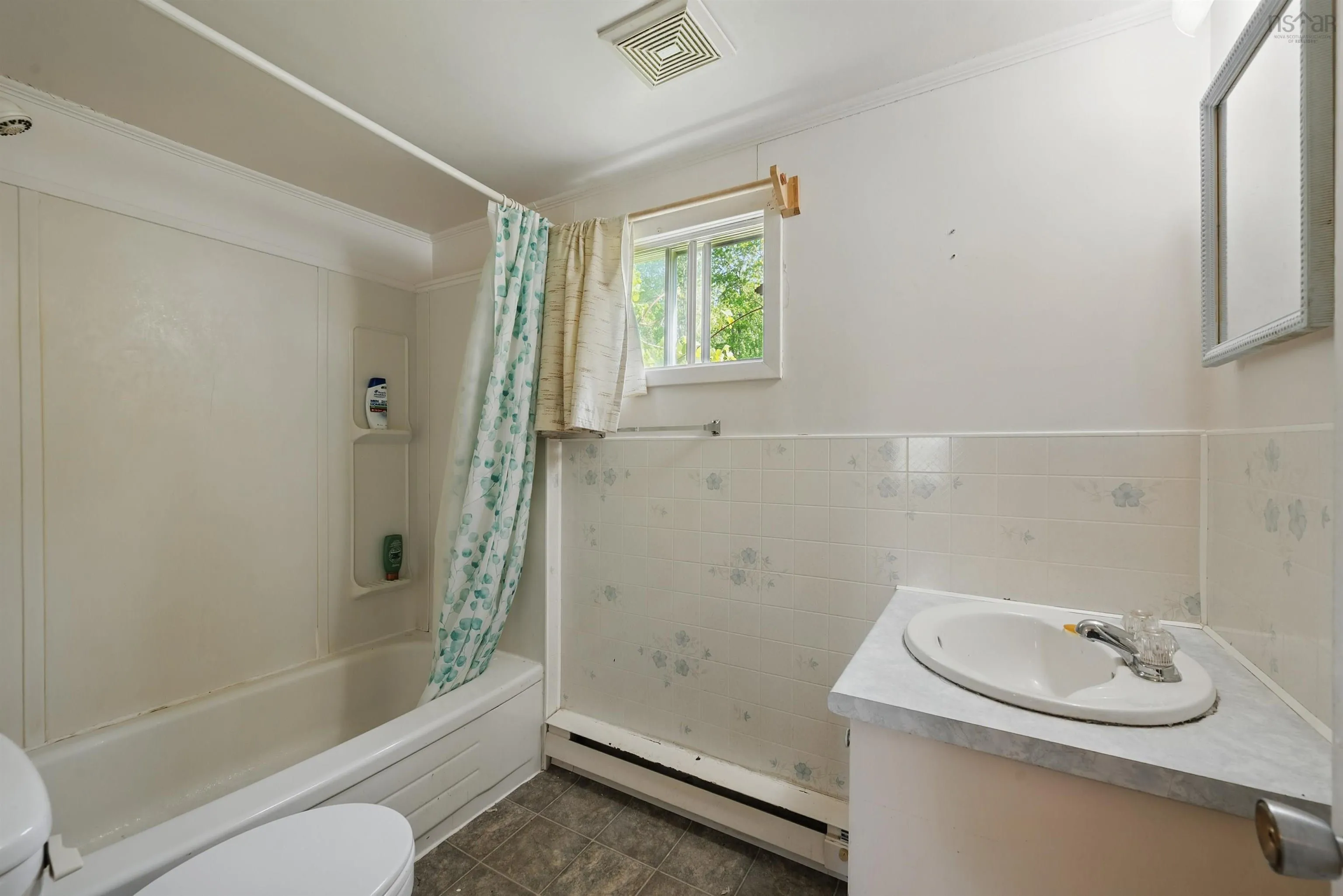 3264 Highway 215, Centre Burlington, NS B0N 2A0, 2 Bedrooms Bedrooms, ,1 BathroomBathrooms,Residential,For Sale,Highway 215,202513408