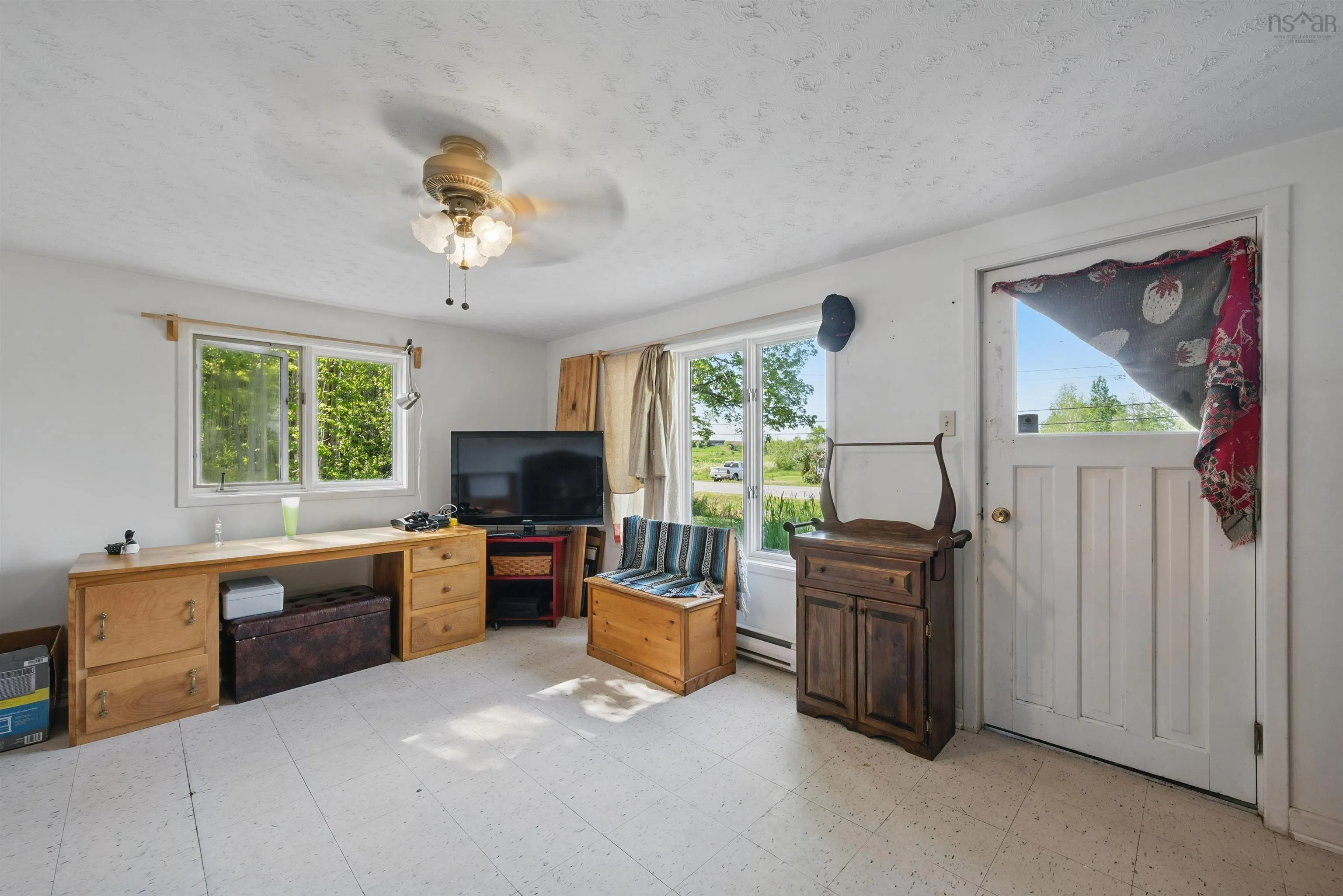 3264 Highway 215, Centre Burlington, NS B0N 2A0, 2 Bedrooms Bedrooms, ,1 BathroomBathrooms,Residential,For Sale,Highway 215,202513408