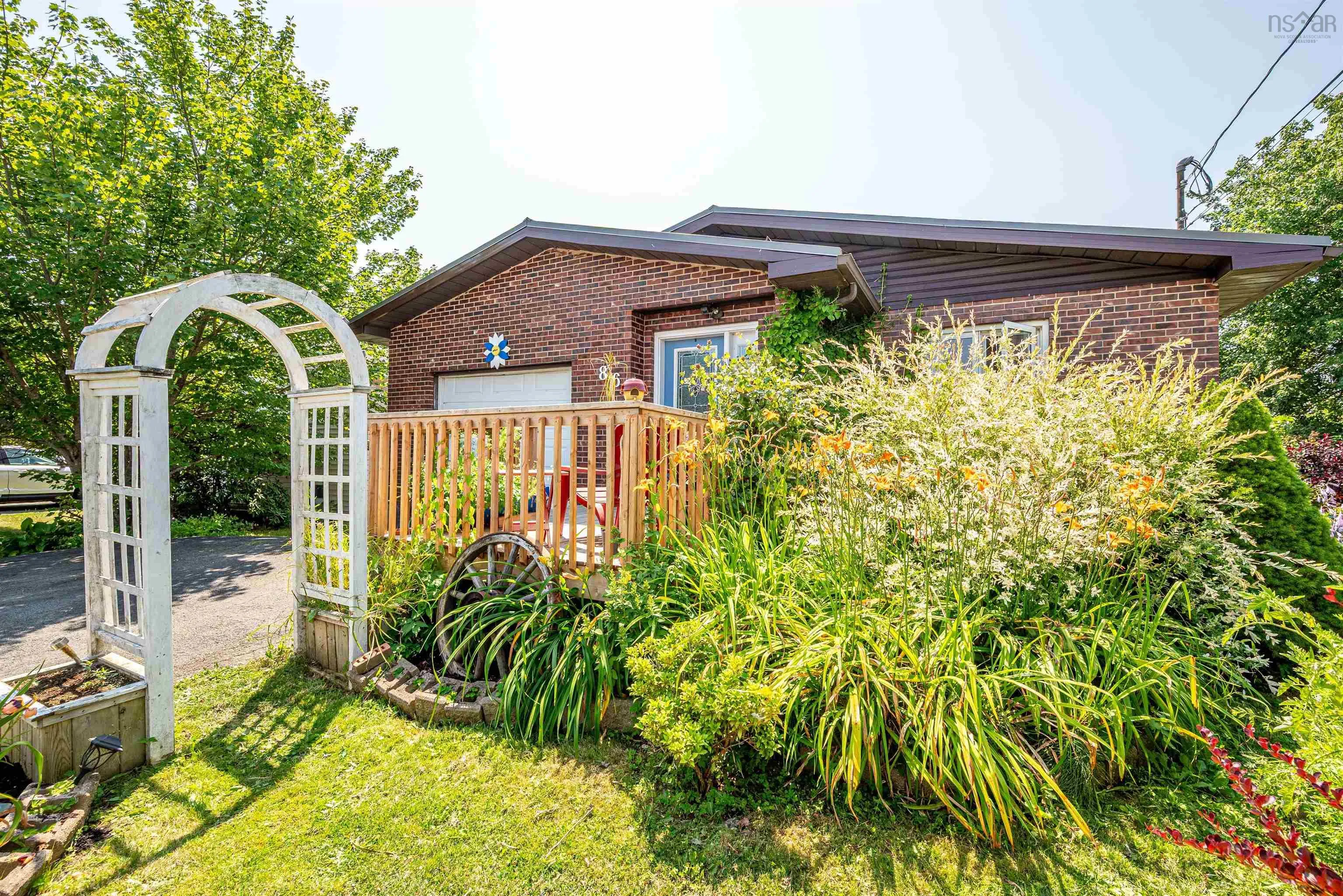 86 La Pierre Crescent, Dartmouth, NS B2W 5C8, 5 Bedrooms Bedrooms, ,3 BathroomsBathrooms,Residential,For Sale,La Pierre,202519481