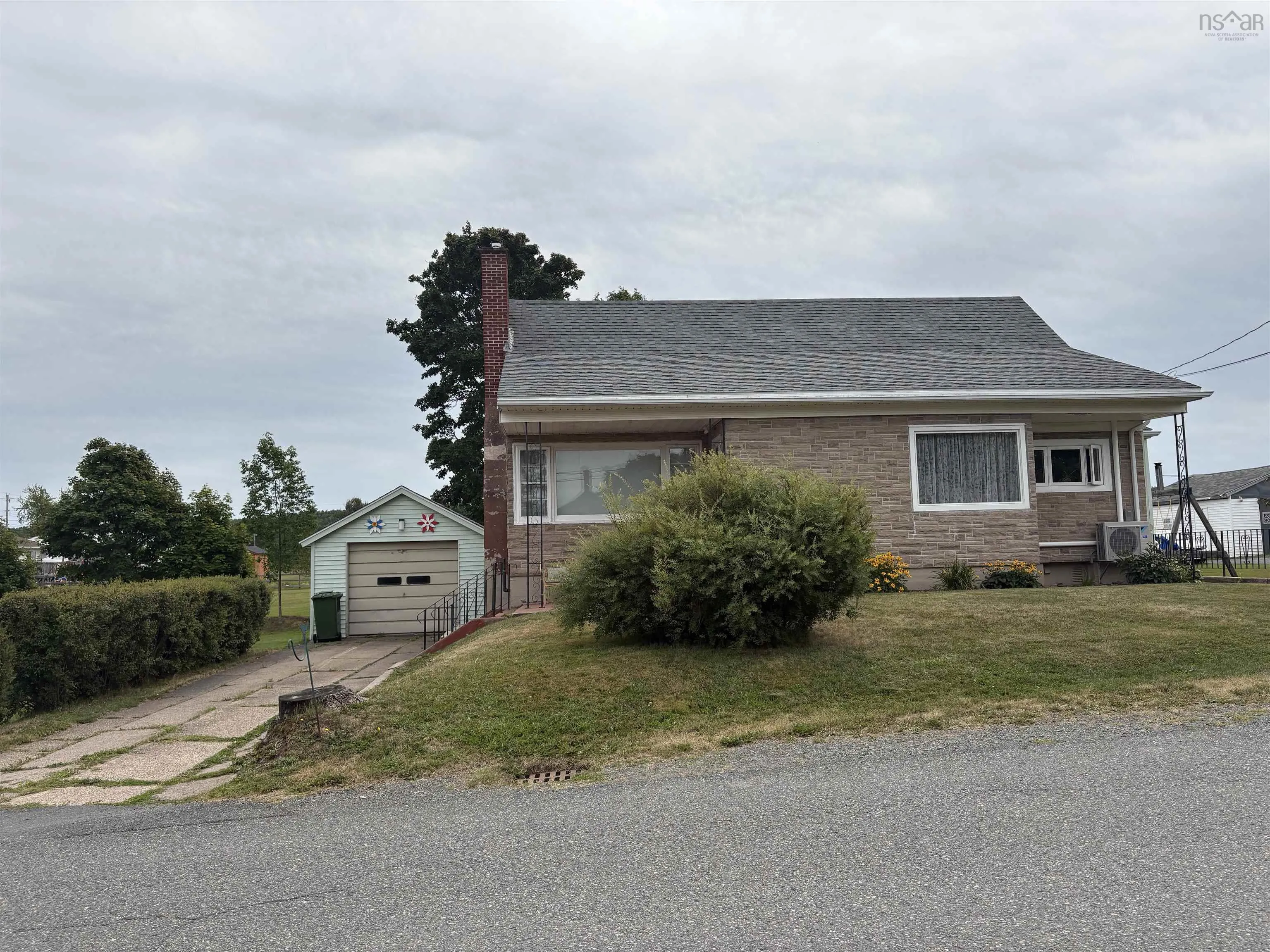 15 High Street, Plymouth, NS B0K 1S0, 3 Bedrooms Bedrooms, ,1 BathroomBathrooms,Residential,For Sale,High,202521445