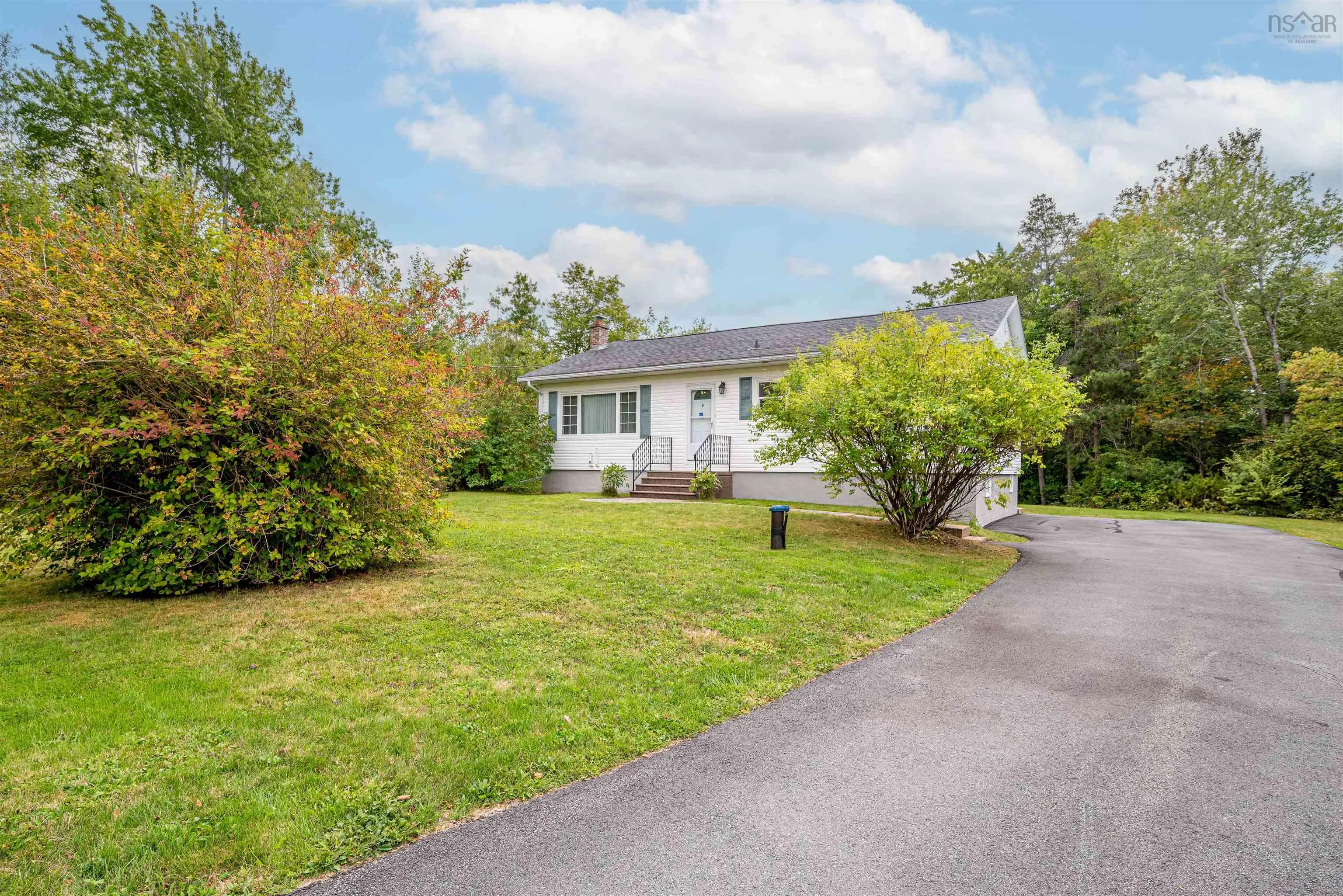 17 Kinsac Road, Beaver Bank, NS B4G 1C5, 3 Bedrooms Bedrooms, ,1 BathroomBathrooms,Residential,For Sale,Kinsac,202523529