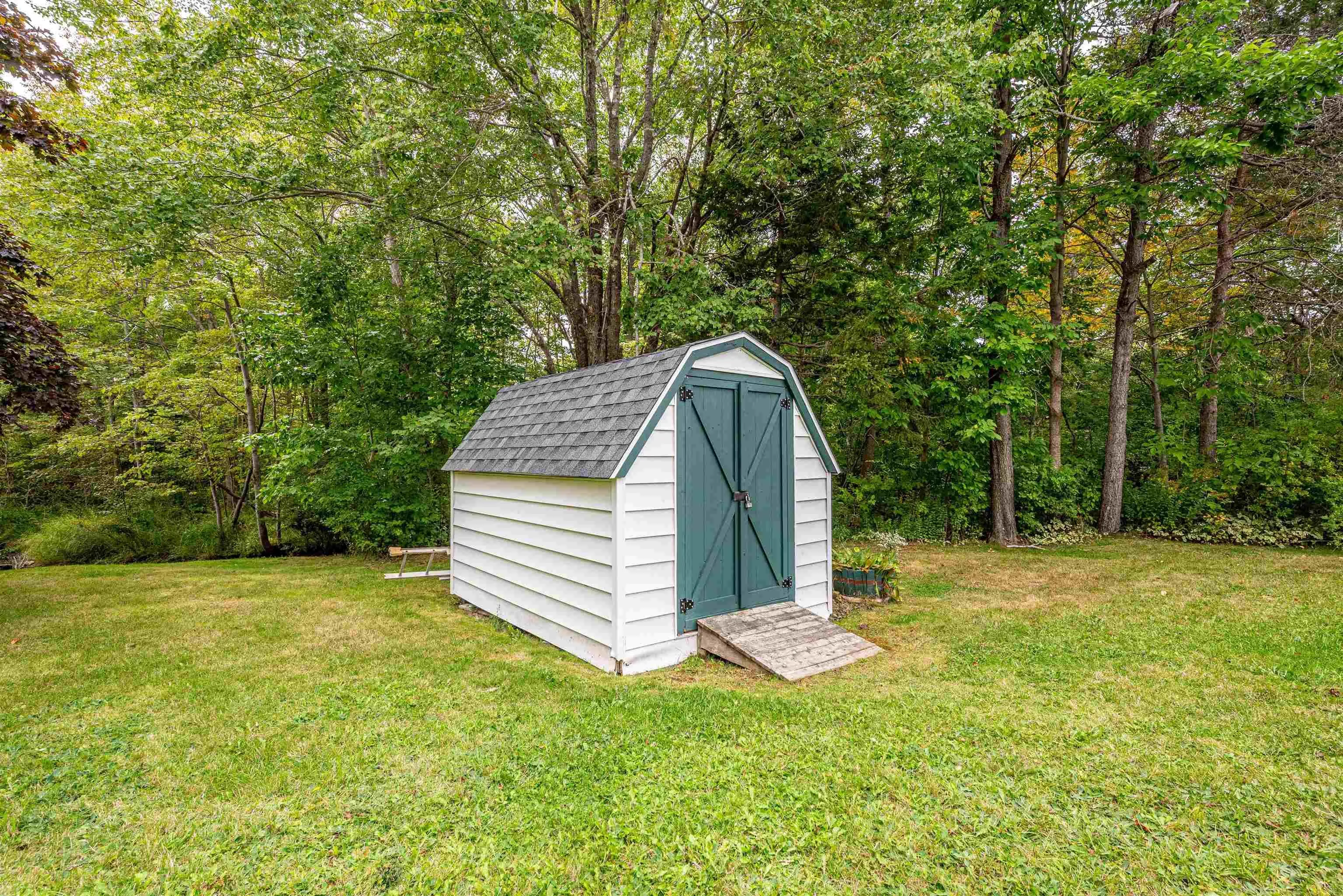 17 Kinsac Road, Beaver Bank, NS B4G 1C5, 3 Bedrooms Bedrooms, ,1 BathroomBathrooms,Residential,For Sale,Kinsac,202523529