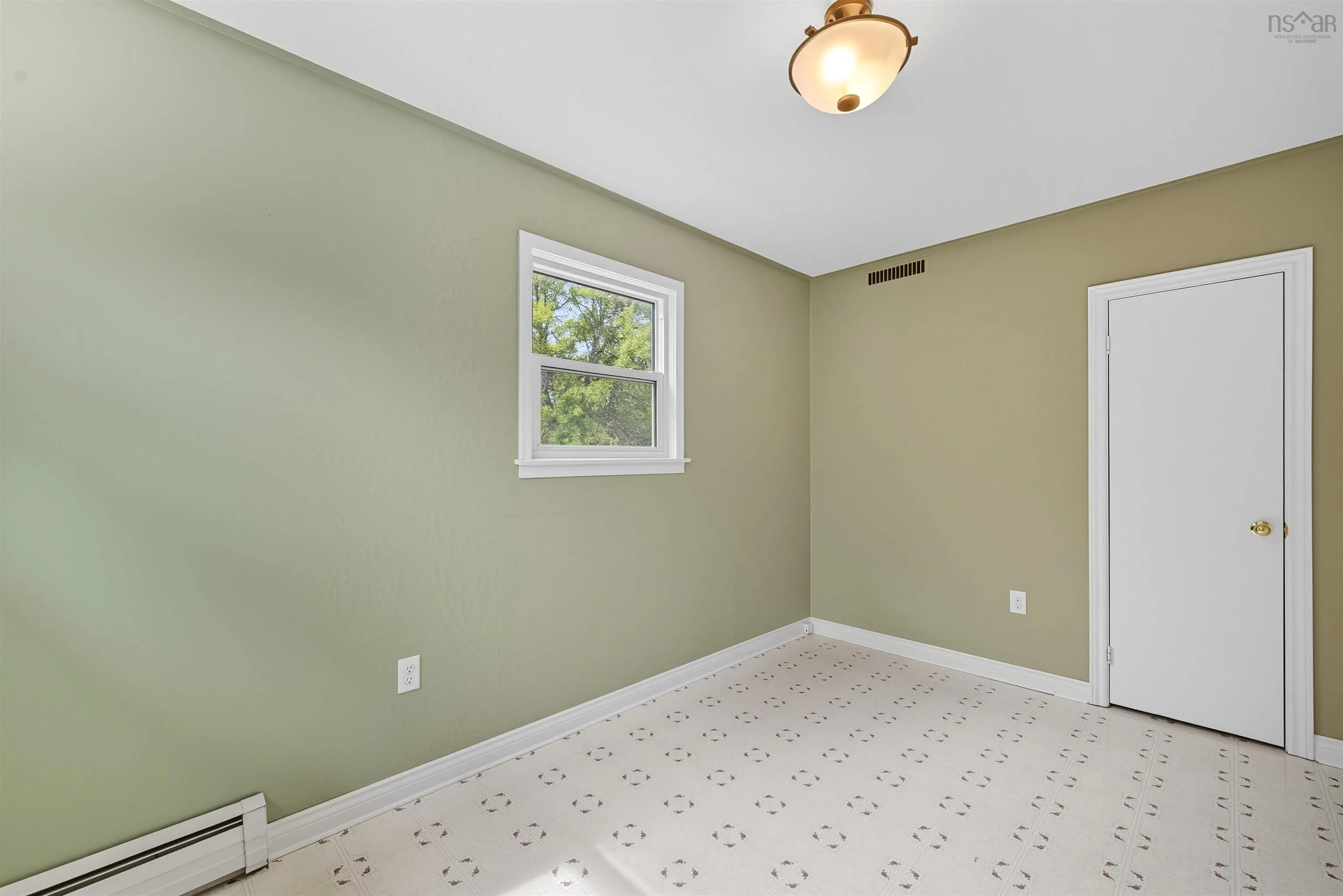 17 Kinsac Road, Beaver Bank, NS B4G 1C5, 3 Bedrooms Bedrooms, ,1 BathroomBathrooms,Residential,For Sale,Kinsac,202523529