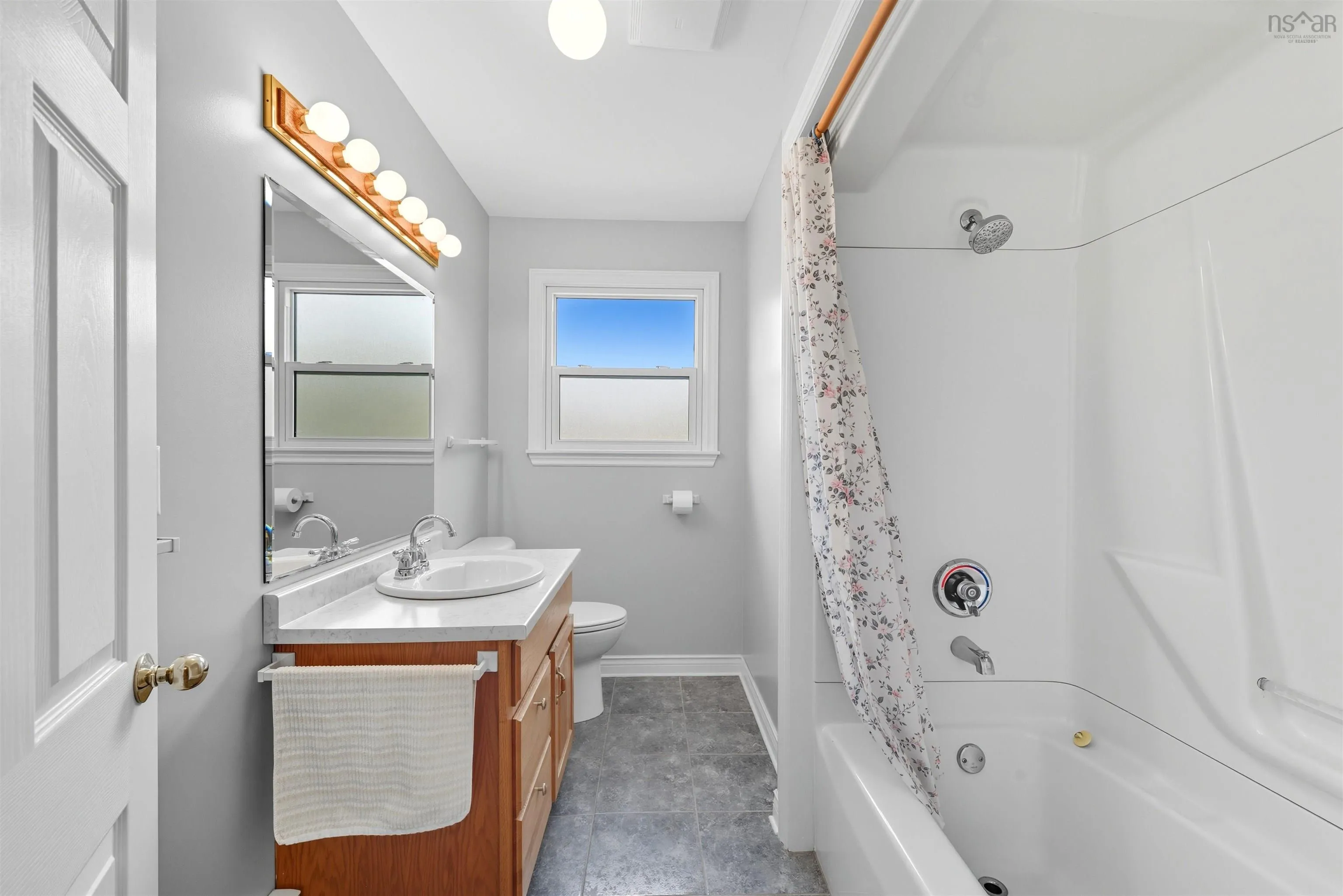 17 Kinsac Road, Beaver Bank, NS B4G 1C5, 3 Bedrooms Bedrooms, ,1 BathroomBathrooms,Residential,For Sale,Kinsac,202523529