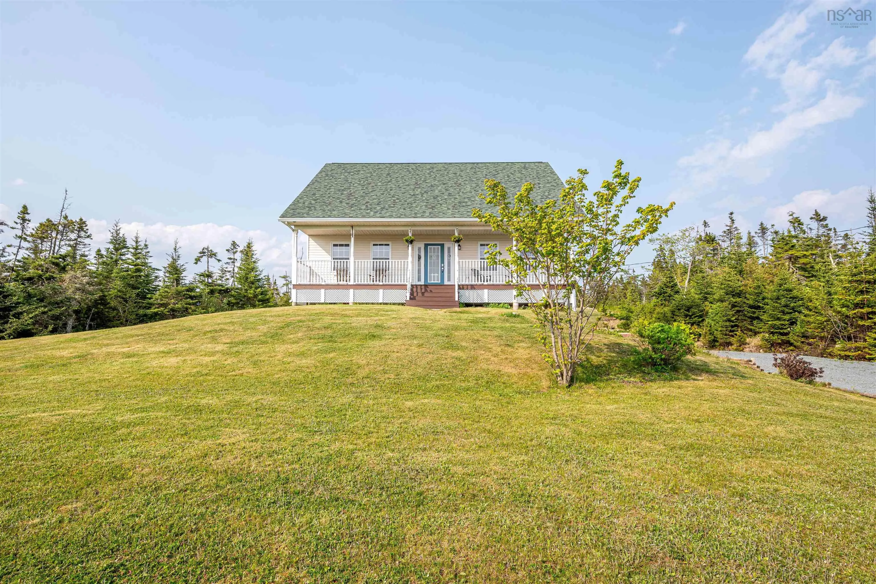 297 Leslie Road, East Lawrencetown, NS B2Z 1T4, 4 Bedrooms Bedrooms, ,3 BathroomsBathrooms,Residential,For Sale,Leslie,202520880