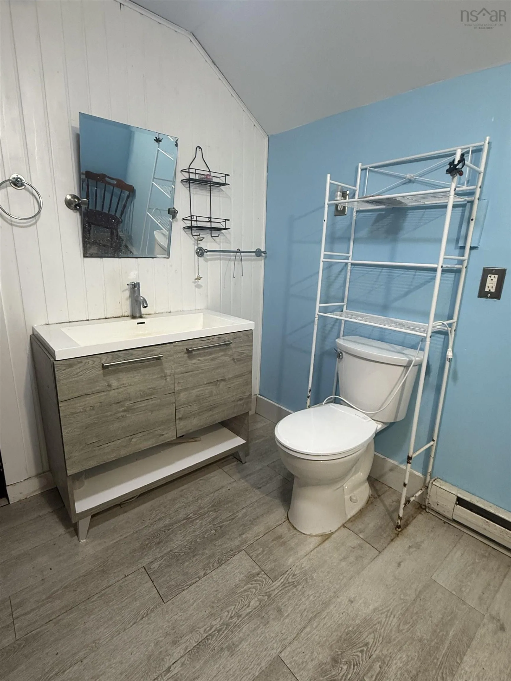 2955 Main Street, Clark's Harbour Ns B0w 1p0, 3 Bedrooms Bedrooms, ,1 BathroomBathrooms,Residential,For Sale,Main,202504617