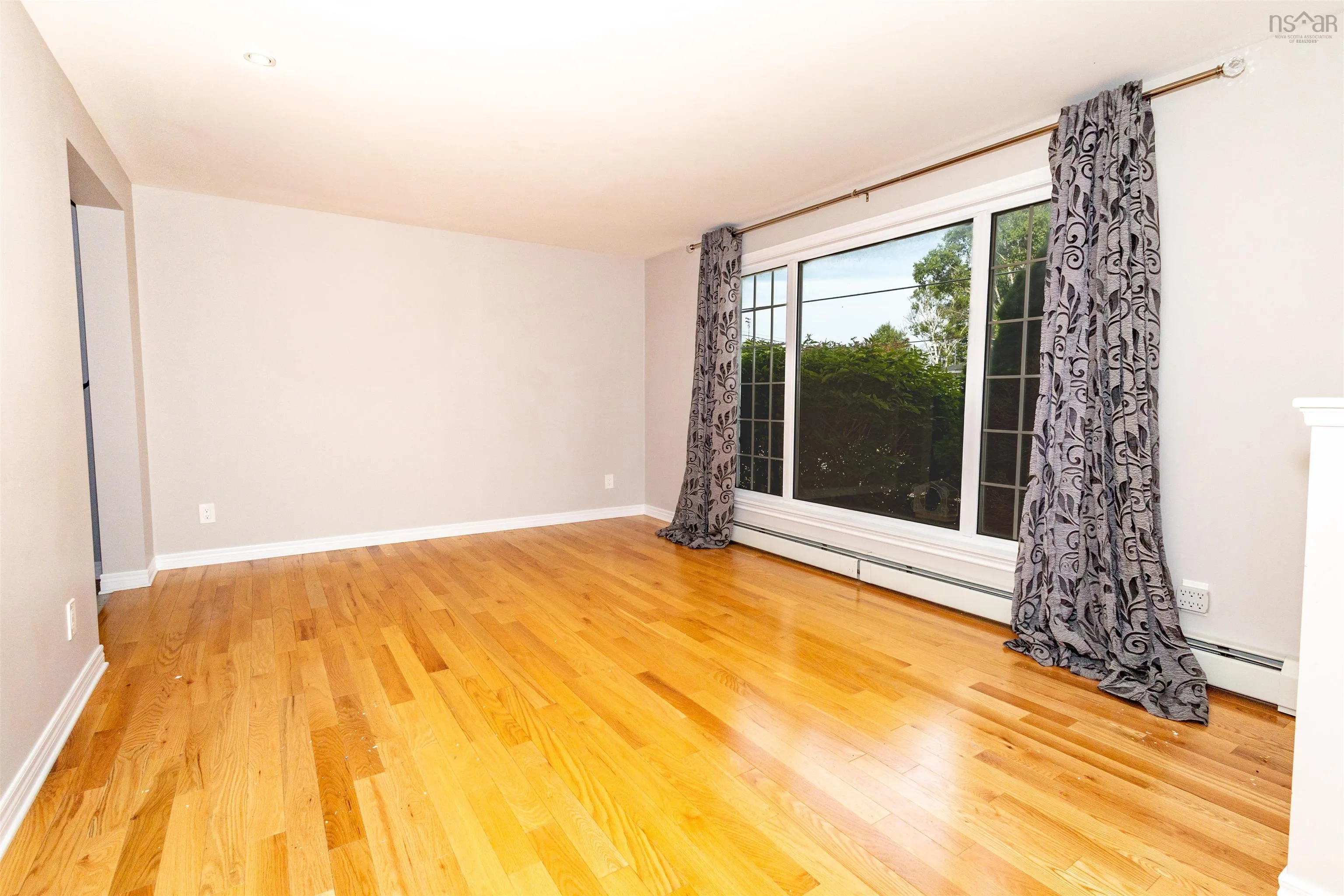 116 Brookland Street, Glace Bay, NS B1A 1B4, 2 Bedrooms Bedrooms, ,1 BathroomBathrooms,Residential,For Sale,Brookland,202519518