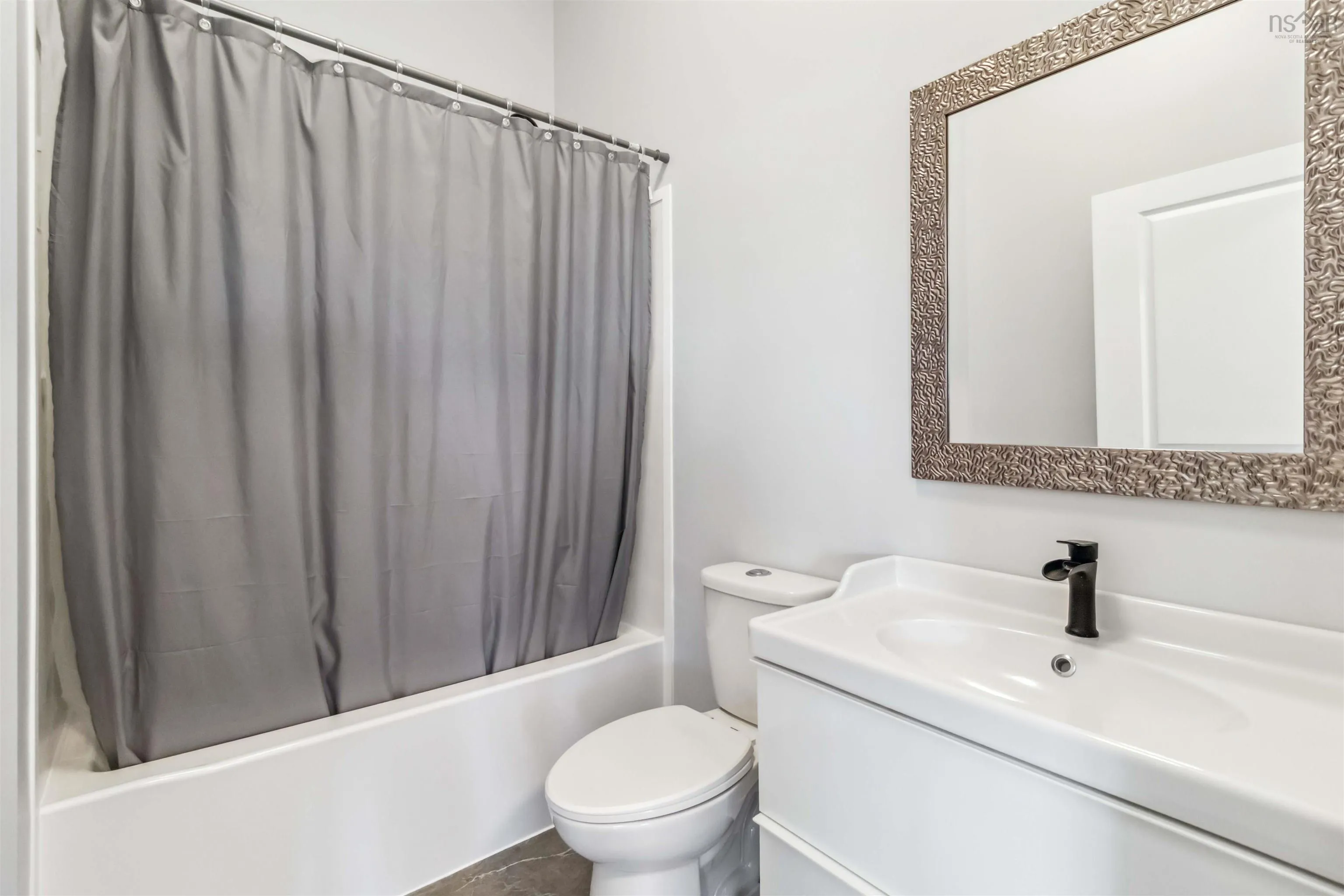 35 Maggies Landing, Boutiliers Point, NS B3Z 4L3, 4 Bedrooms Bedrooms, ,3 BathroomsBathrooms,Residential,For Sale,Maggies,202522779