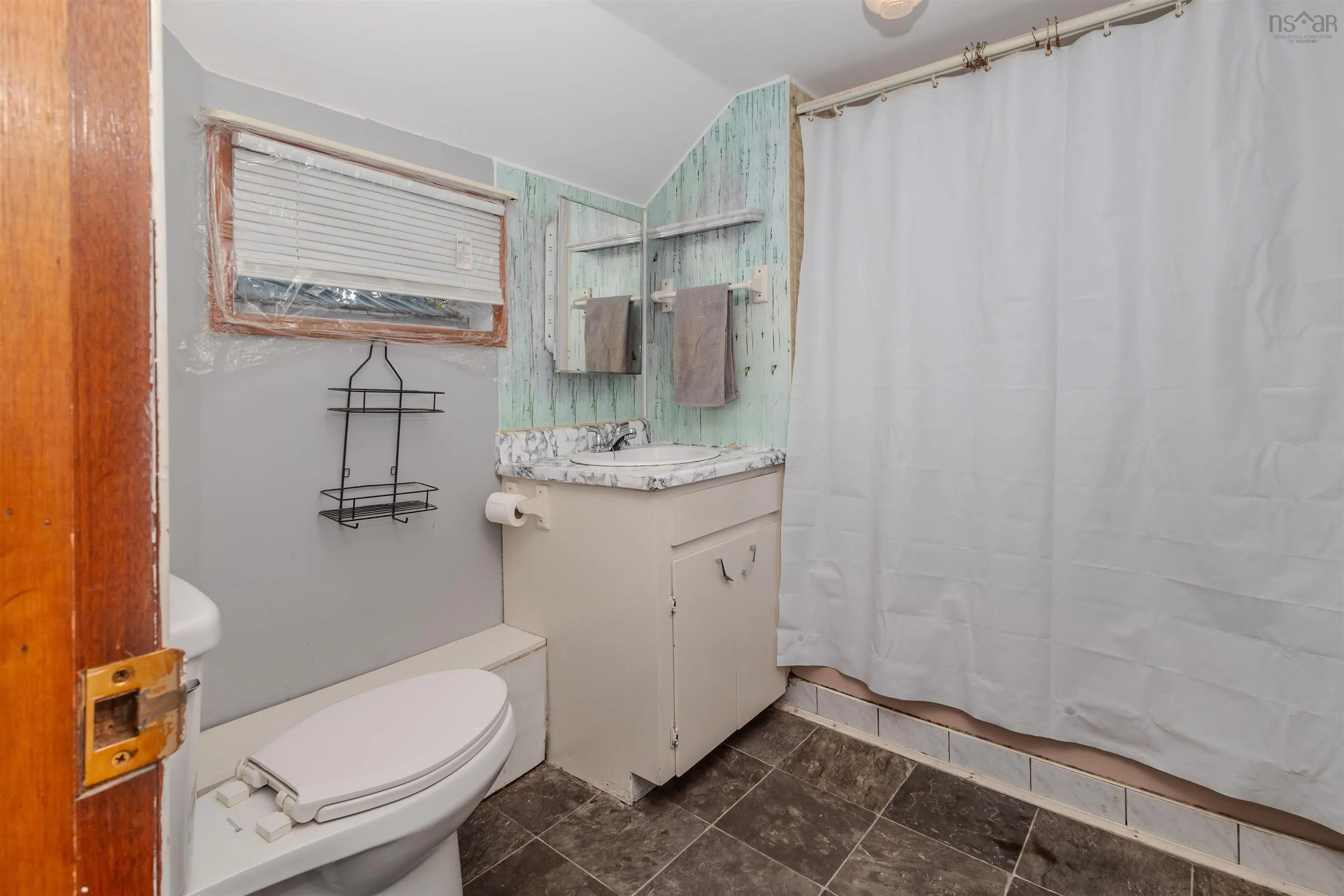 86 School Street, Glace Bay, NS B1A 1J4, 2 Bedrooms Bedrooms, ,1 BathroomBathrooms,Residential,For Sale,School,202522500