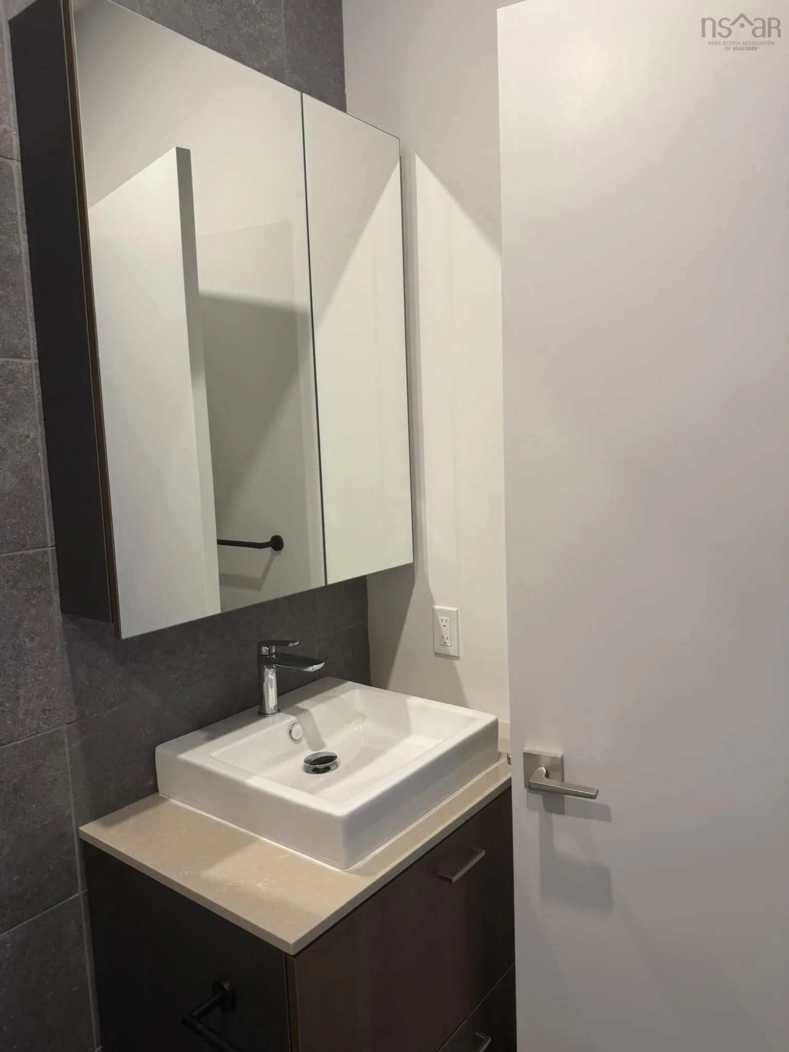 207-5511 Bilby Street, Halifax, NS B3K 0M5, 1 Bedroom Bedrooms, ,1 BathroomBathrooms,Residential,For Sale,Bilby,202519296