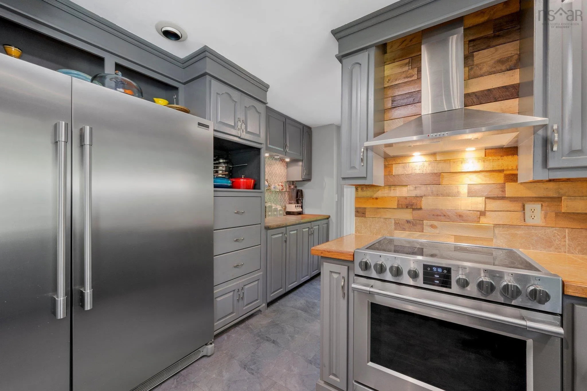 2 Frederick Avenue, Lakelands, NS B0N 1Z0, 4 Bedrooms Bedrooms, ,3 BathroomsBathrooms,Residential,For Sale,Frederick,202518984
