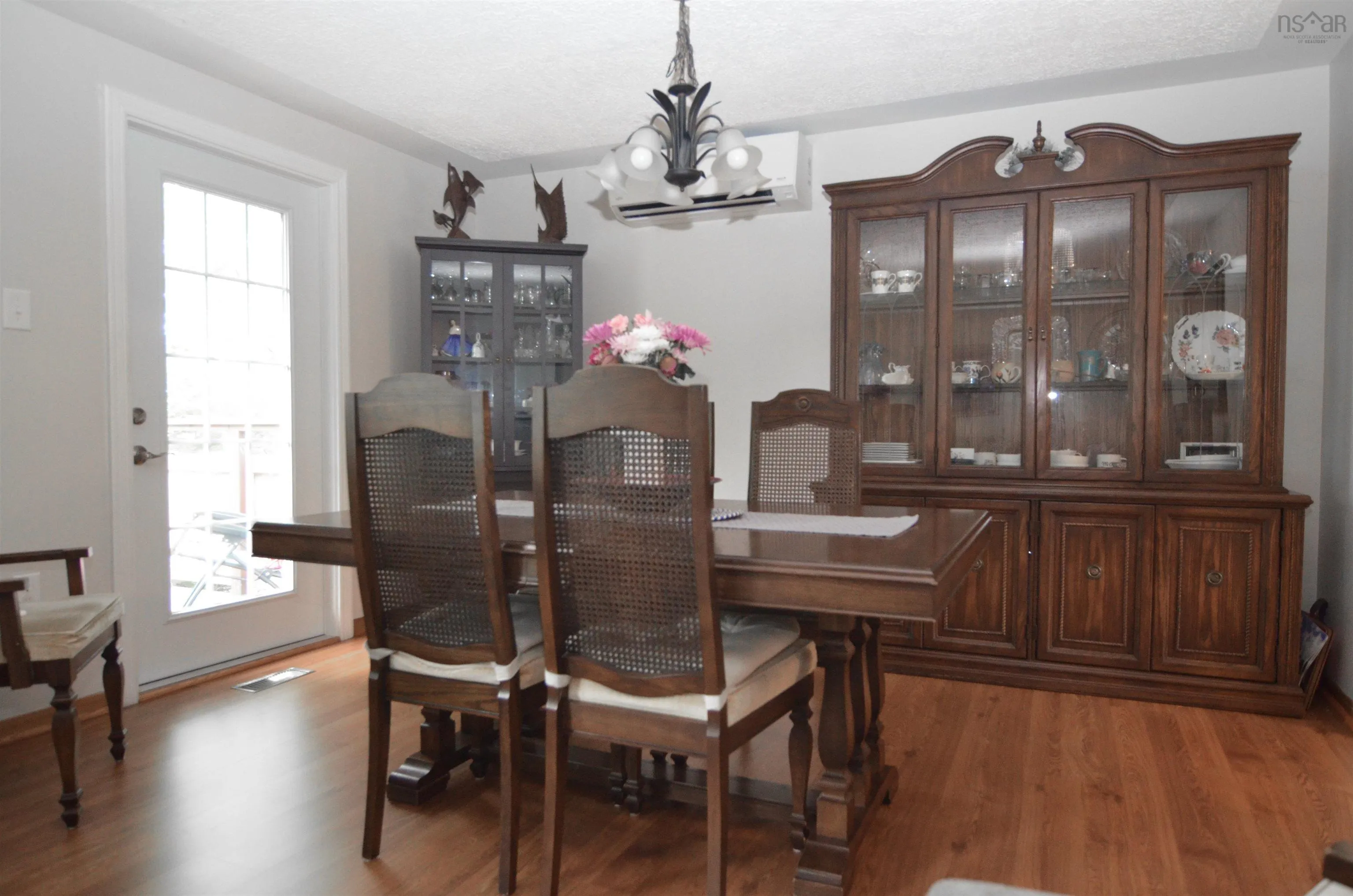 32 Tremont Street, Dartmouth, NS B2Y 1X2, 4 Bedrooms Bedrooms, ,2 BathroomsBathrooms,Residential,For Sale,Tremont,202521465