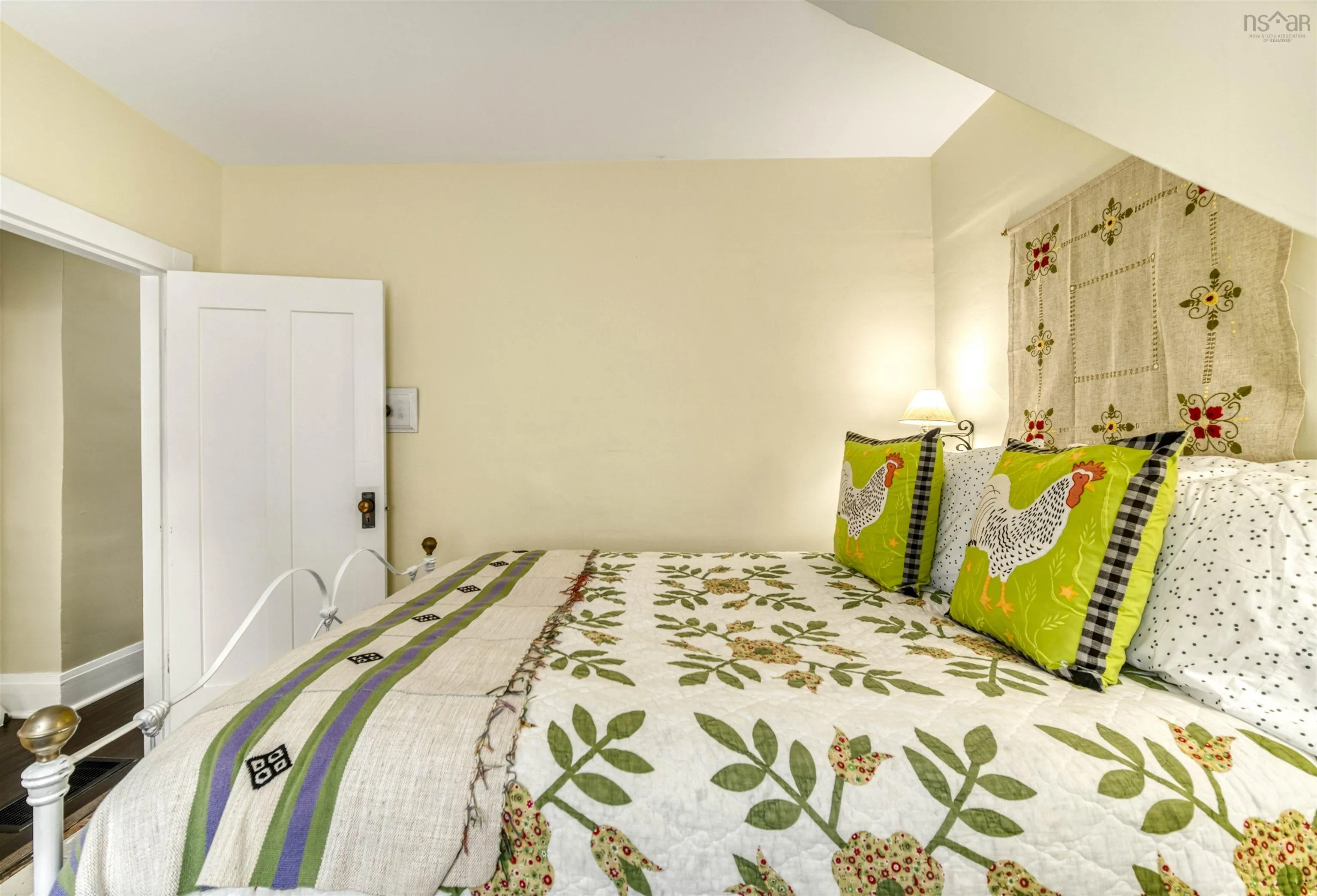426 Main Street, Mahone Bay, NS B0J 2E0, 3 Bedrooms Bedrooms, ,2 BathroomsBathrooms,Residential,For Sale,Main,202521471