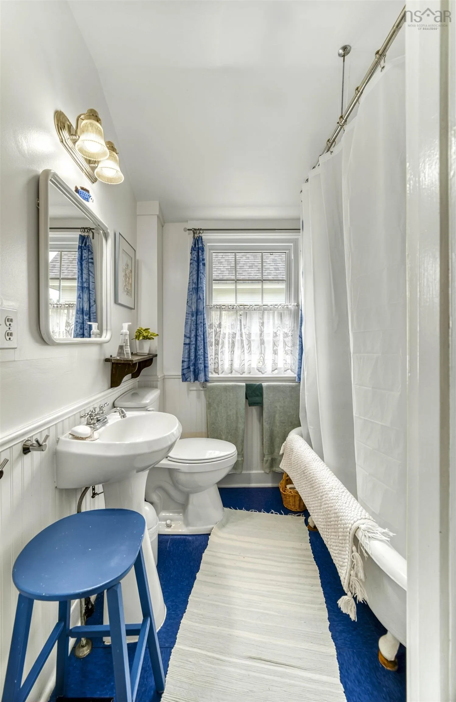 426 Main Street, Mahone Bay, NS B0J 2E0, 3 Bedrooms Bedrooms, ,2 BathroomsBathrooms,Residential,For Sale,Main,202521471
