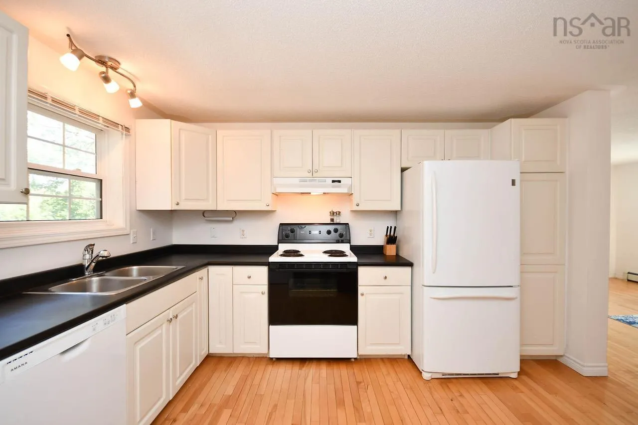 91 Douglas Crescent, Halifax, NS B3M 3B6, 4 Bedrooms Bedrooms, ,2 BathroomsBathrooms,Residential,For Sale,Douglas,202519964
