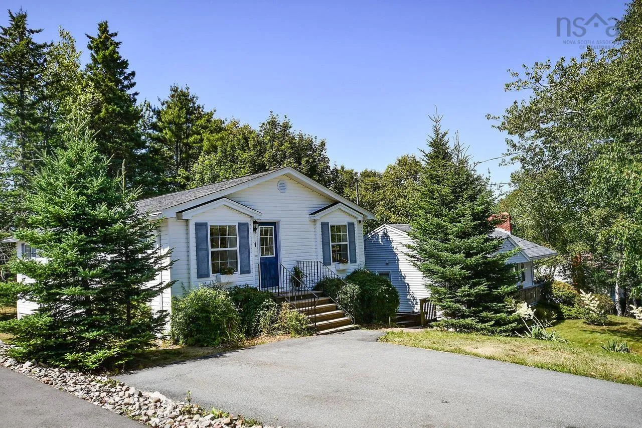 91 Douglas Crescent, Halifax, NS B3M 3B6, 4 Bedrooms Bedrooms, ,2 BathroomsBathrooms,Residential,For Sale,Douglas,202519964