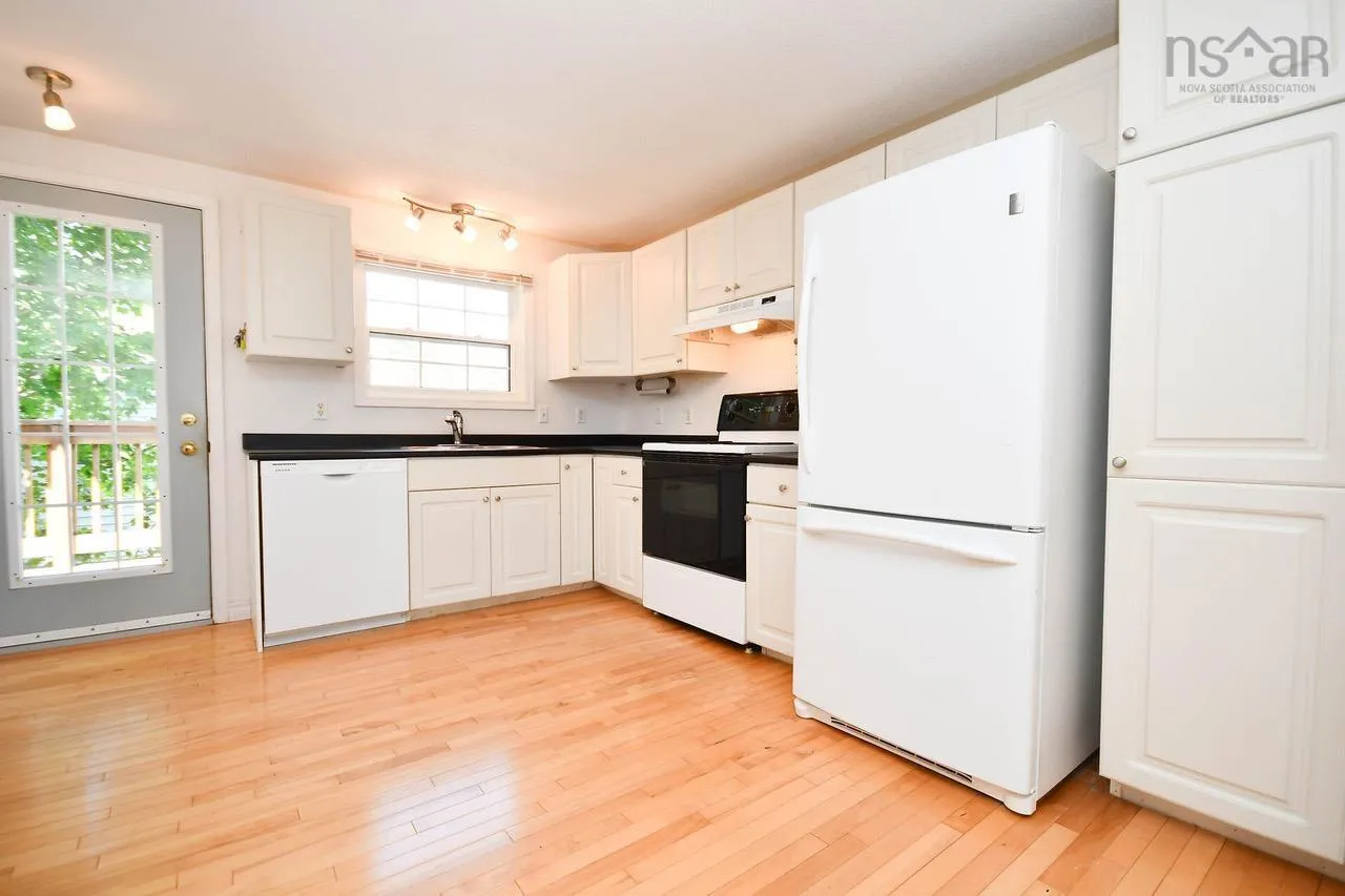 91 Douglas Crescent, Halifax, NS B3M 3B6, 4 Bedrooms Bedrooms, ,2 BathroomsBathrooms,Residential,For Sale,Douglas,202519964