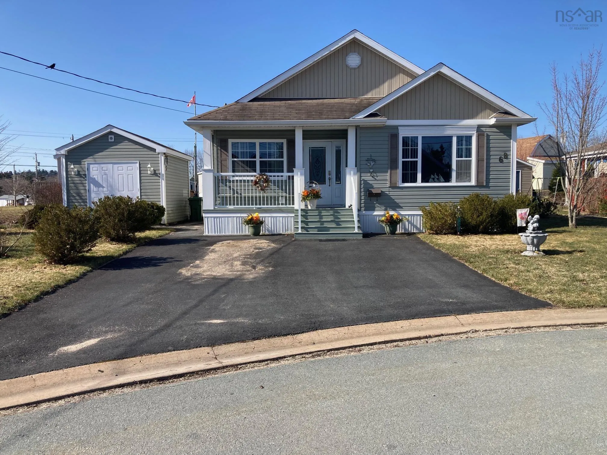 68 Sherbrooke Avenue, Bridgewater Ns B4v 4e7, 2 Bedrooms Bedrooms, ,1 BathroomBathrooms,Residential,For Sale,Sherbrooke,202506229