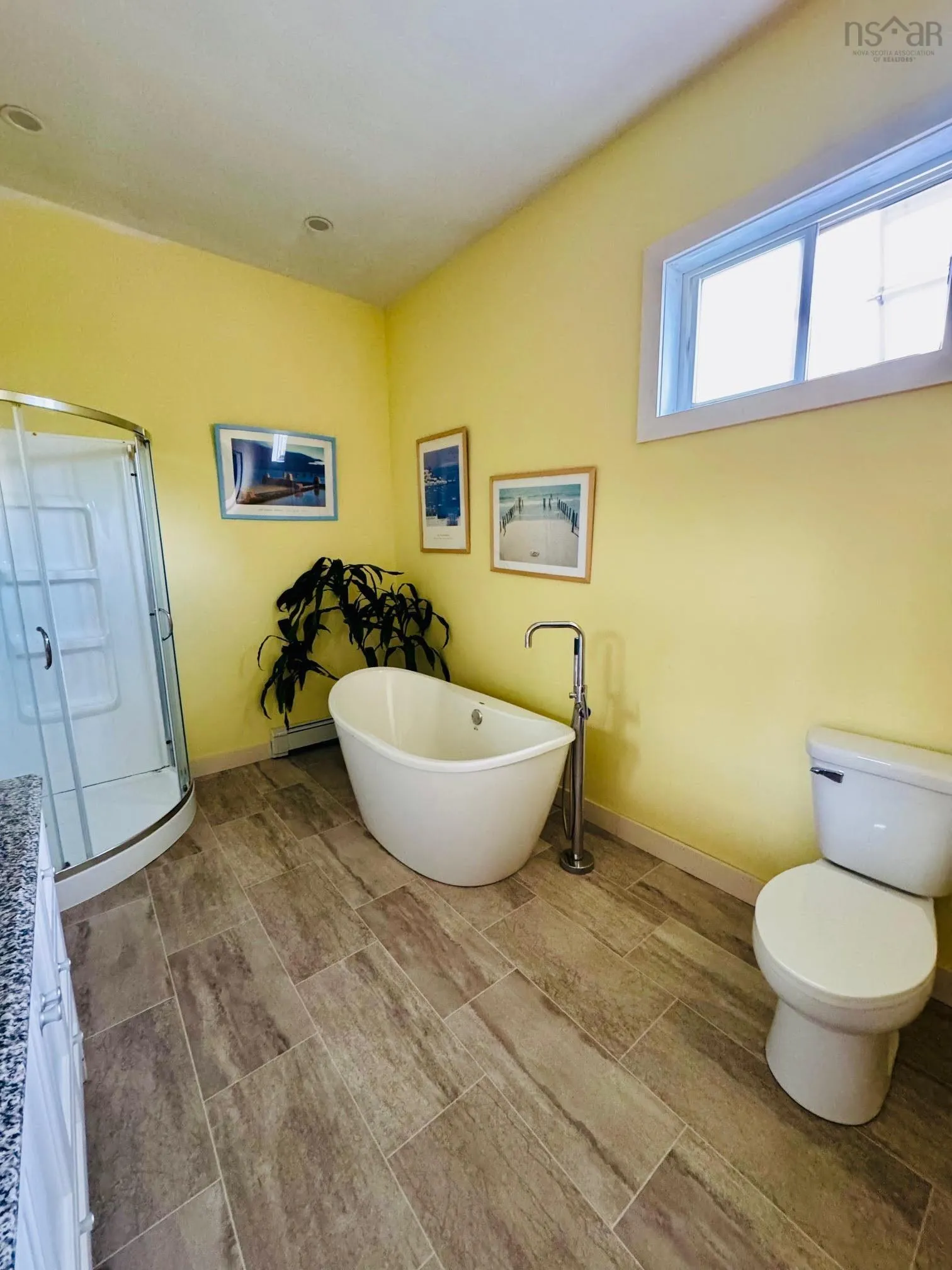 101 Woodlawn Road, Dartmouth, NS B2W 2S6, 5 Bedrooms Bedrooms, ,3 BathroomsBathrooms,Residential,For Sale,Woodlawn,202519491