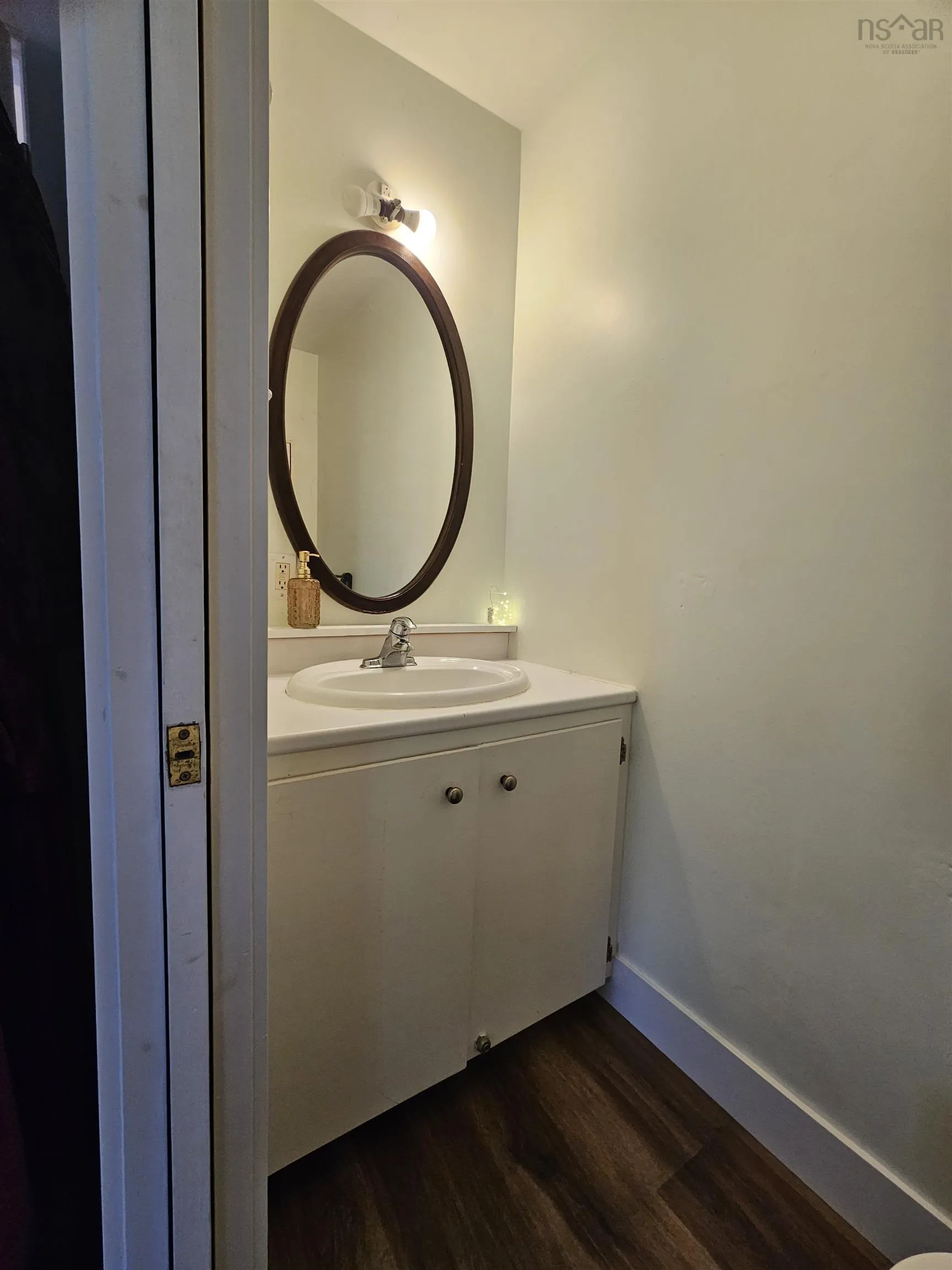 83 Greenwich Road, Greenwich, NS B4P 0B2, 2 Bedrooms Bedrooms, ,2 BathroomsBathrooms,Residential,For Sale,Greenwich,202522163