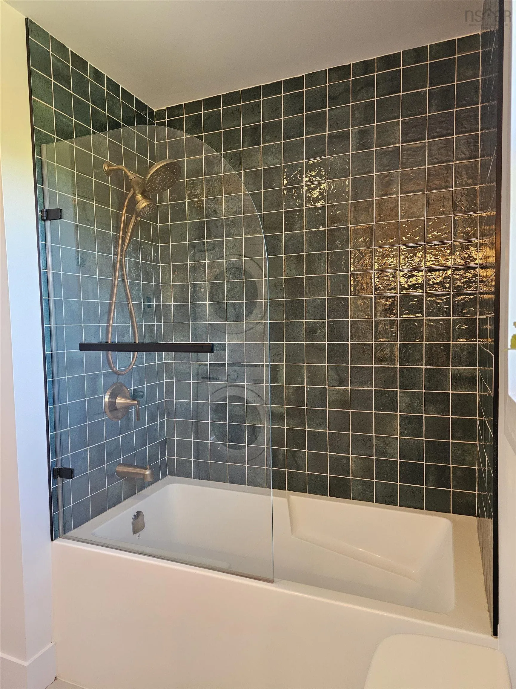 83 Greenwich Road, Greenwich, NS B4P 0B2, 2 Bedrooms Bedrooms, ,2 BathroomsBathrooms,Residential,For Sale,Greenwich,202522163