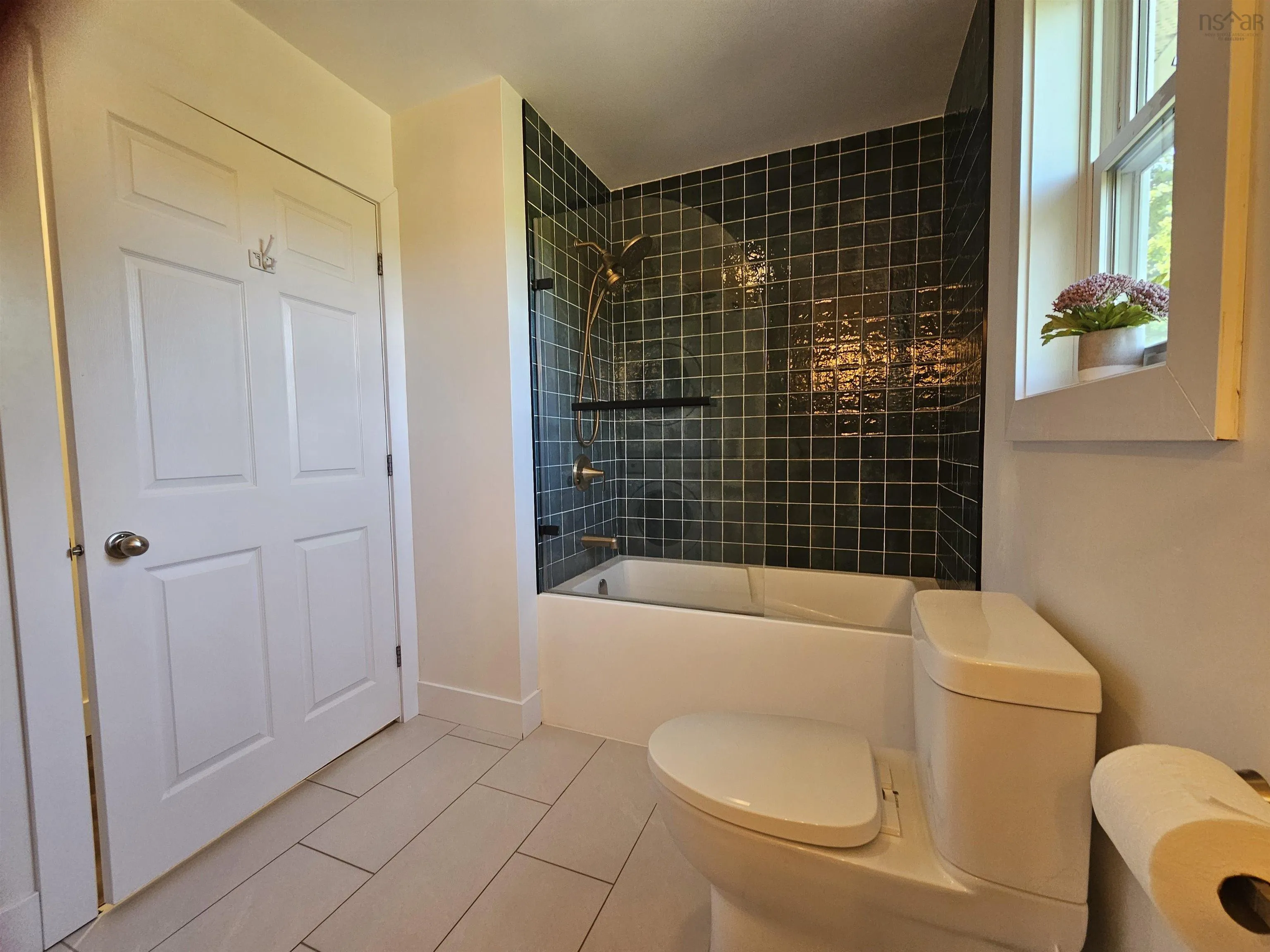 83 Greenwich Road, Greenwich, NS B4P 0B2, 2 Bedrooms Bedrooms, ,2 BathroomsBathrooms,Residential,For Sale,Greenwich,202522163