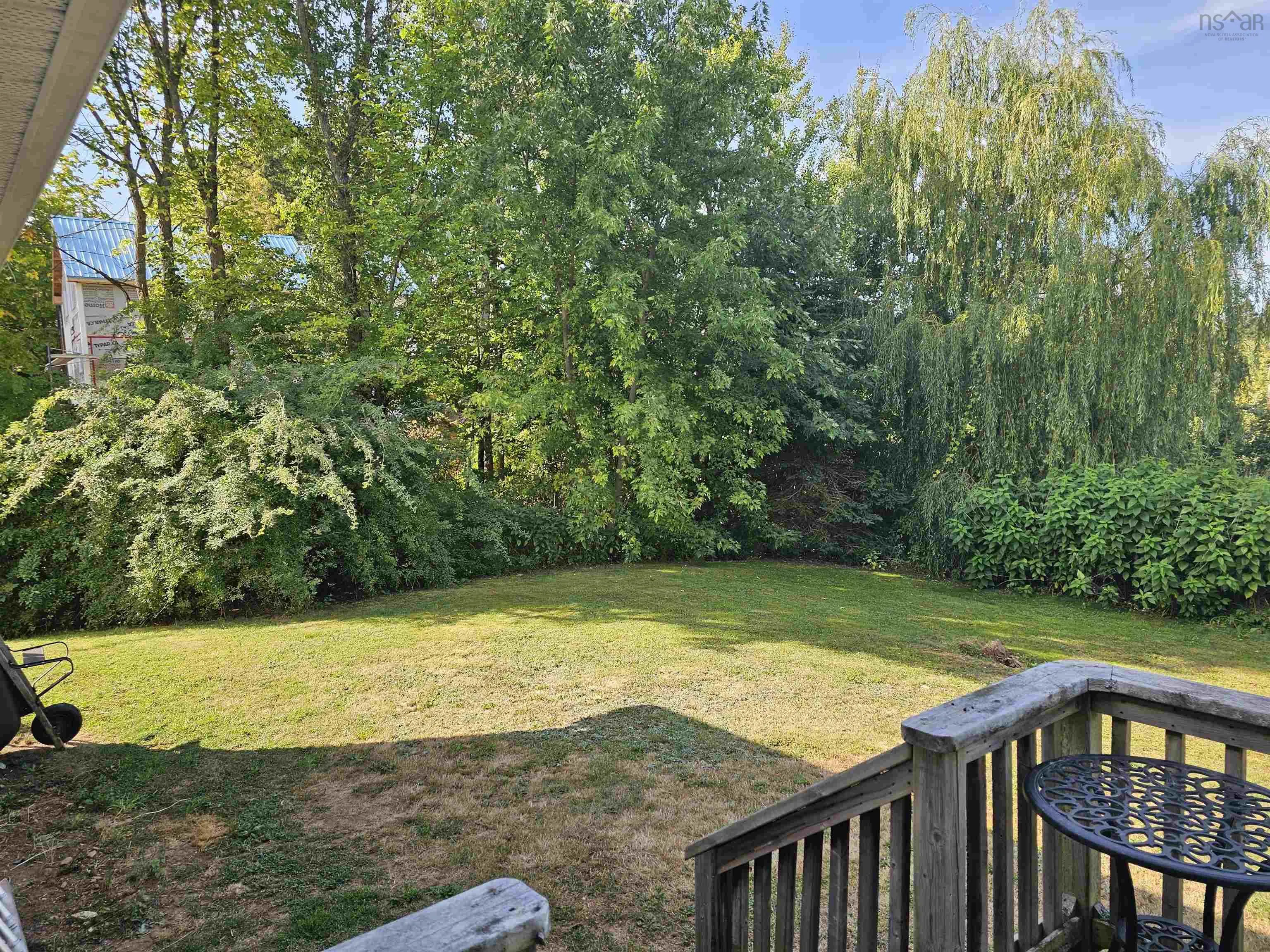 83 Greenwich Road, Greenwich, NS B4P 0B2, 2 Bedrooms Bedrooms, ,2 BathroomsBathrooms,Residential,For Sale,Greenwich,202522163