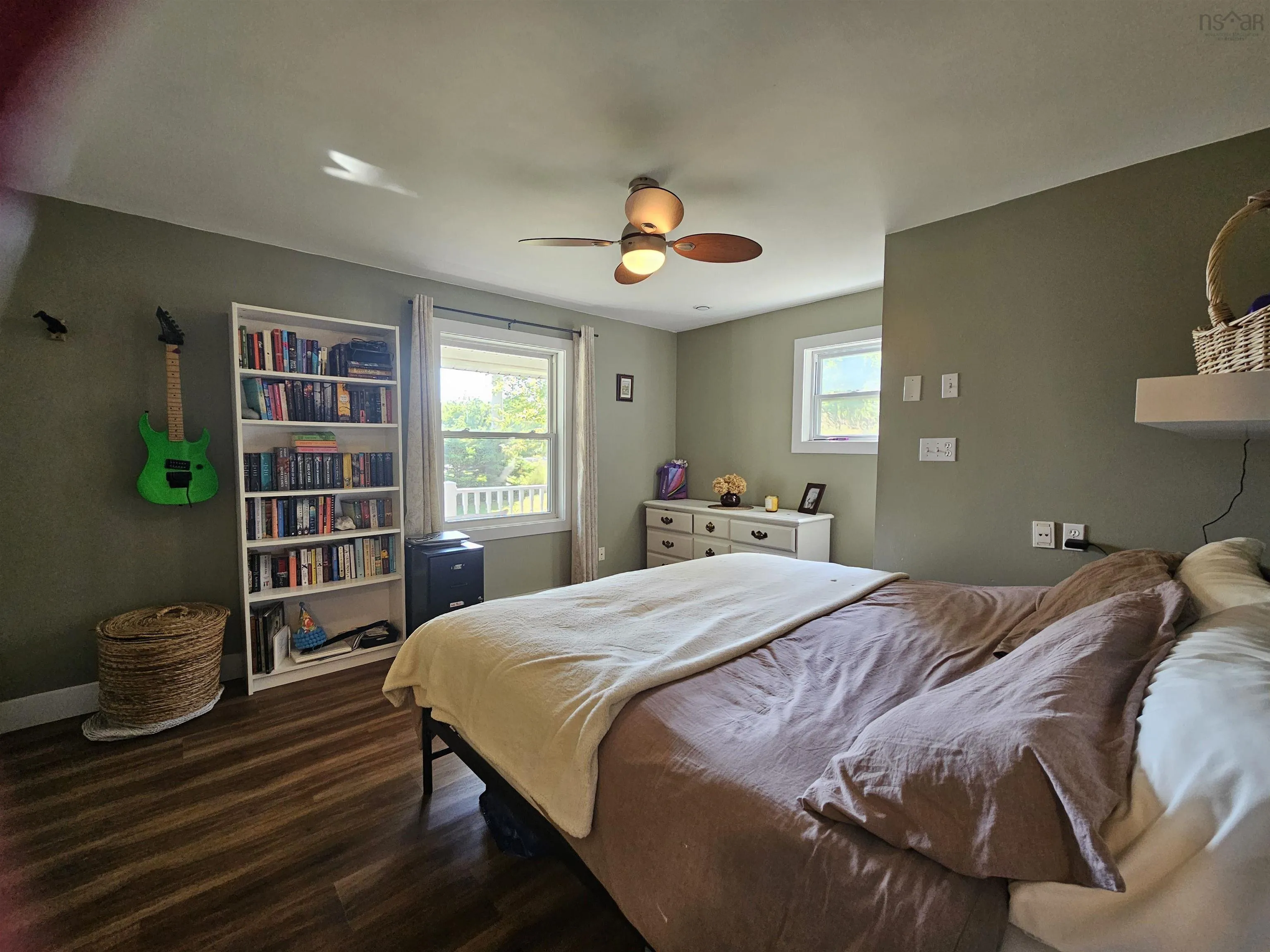 83 Greenwich Road, Greenwich, NS B4P 0B2, 2 Bedrooms Bedrooms, ,2 BathroomsBathrooms,Residential,For Sale,Greenwich,202522163
