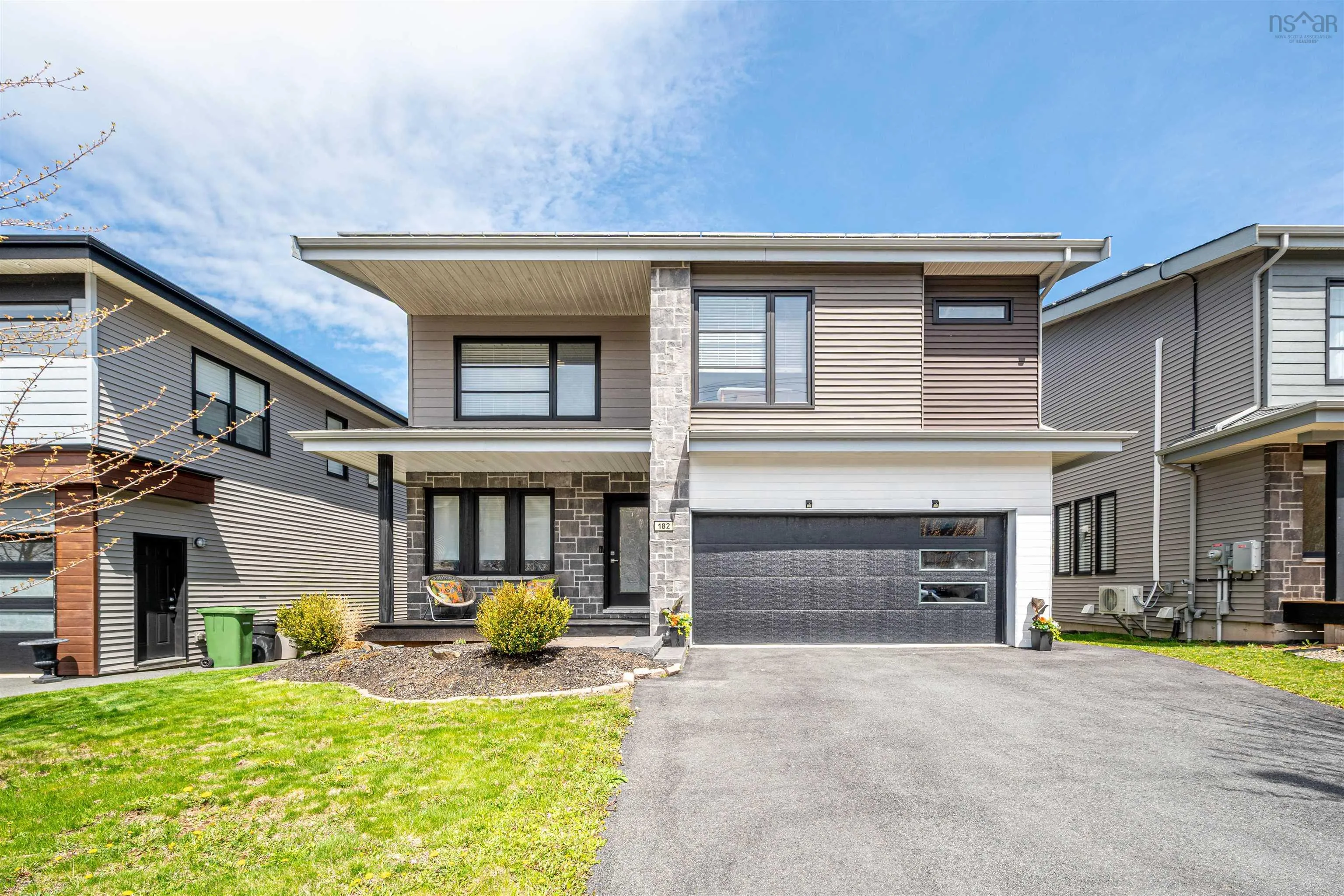 182 Amesbury Gate, Bedford, NS B4B 0S7, 4 Bedrooms Bedrooms, ,4 BathroomsBathrooms,Residential,For Sale,Amesbury,202517833