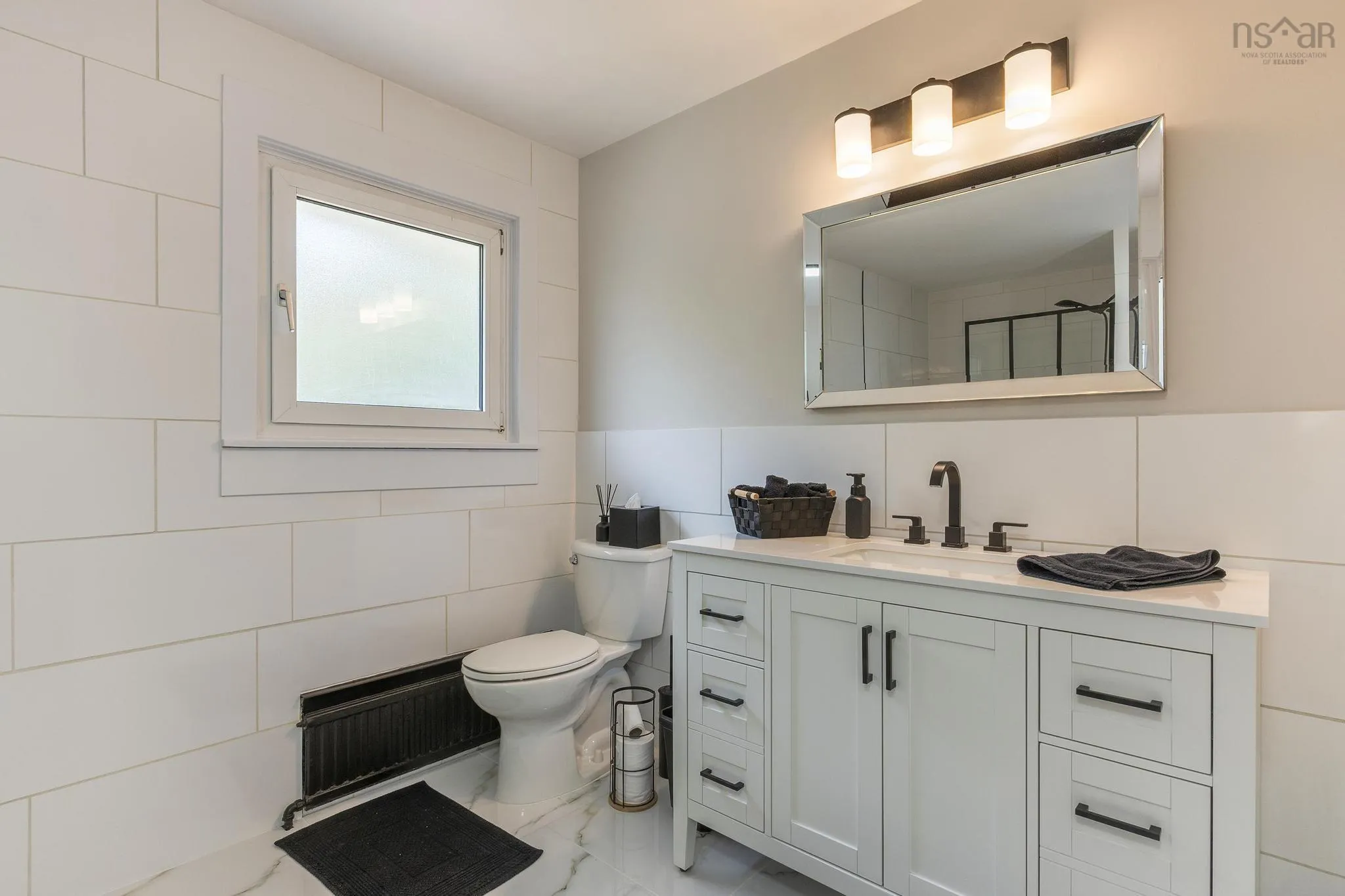 38 Lynn Drive, Dartmouth, NS B2Y 3V9, 3 Bedrooms Bedrooms, ,2 BathroomsBathrooms,Residential,For Sale,Lynn,202519616