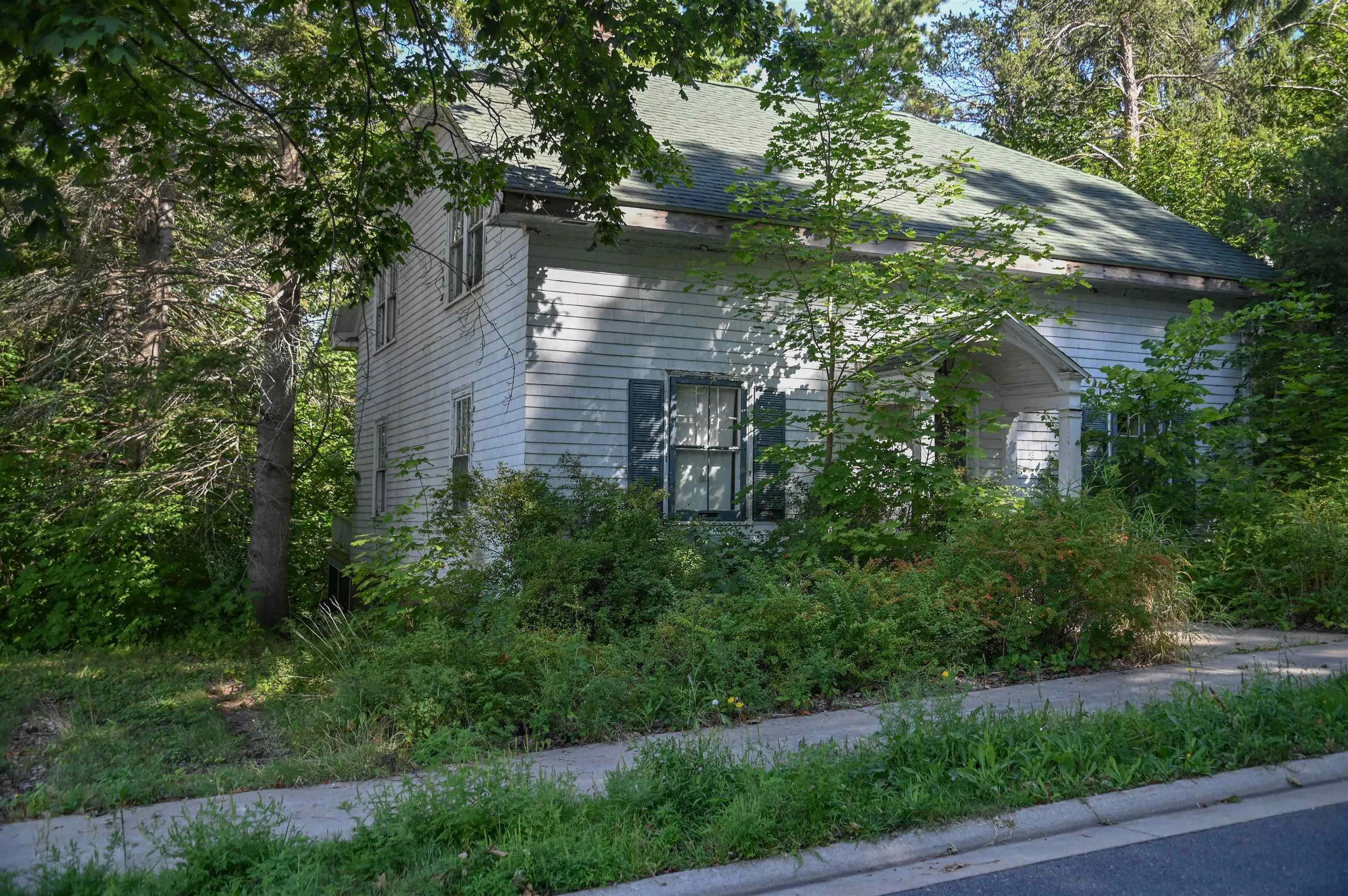 12 King Street, Wolfville, NS B4P 1K3, 4 Bedrooms Bedrooms, ,2 BathroomsBathrooms,Residential,For Sale,King,202522384