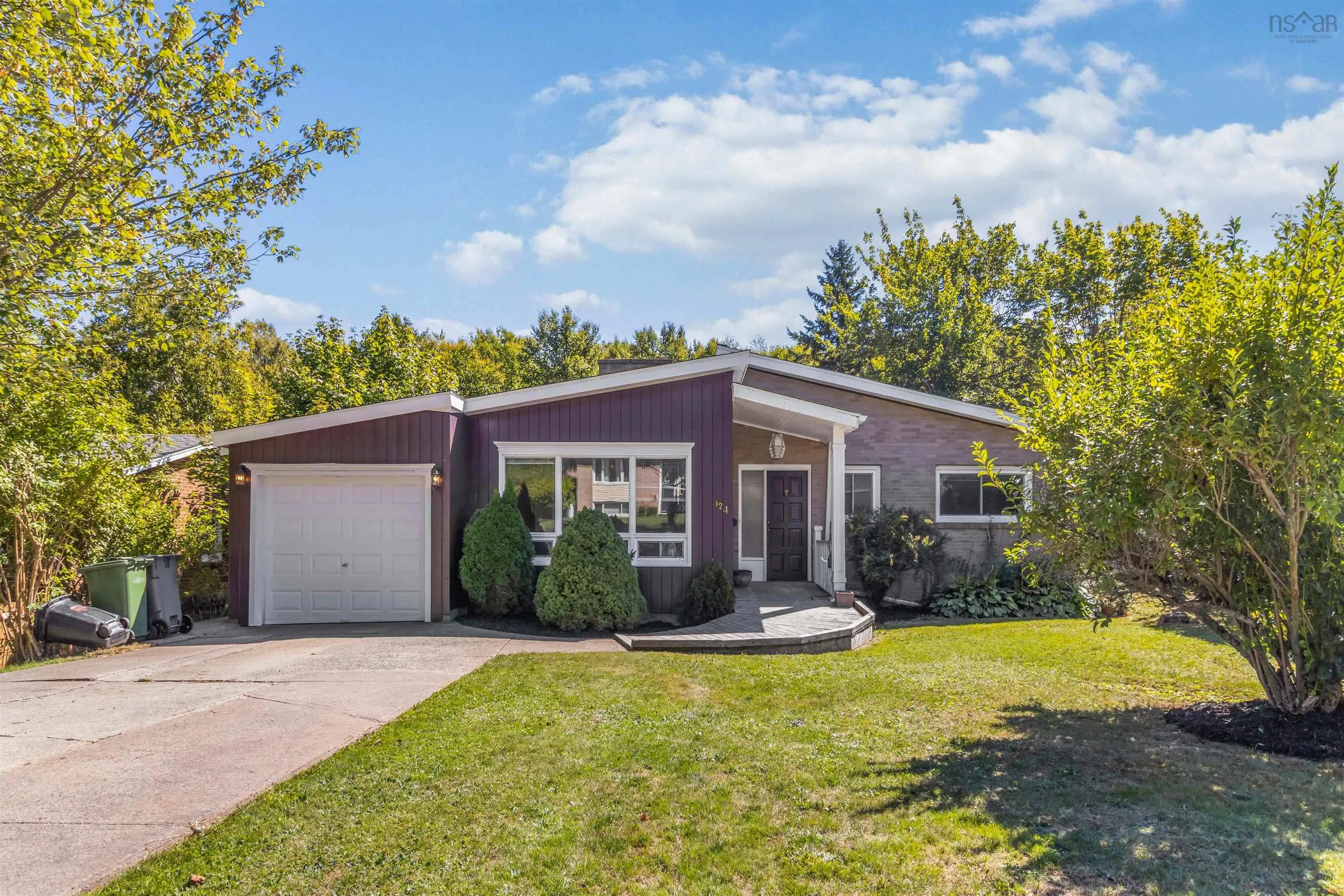 124 Glenforest Drive, Clayton Park, NS B3M 2Y6, 4 Bedrooms Bedrooms, ,3 BathroomsBathrooms,Residential,For Sale,Glenforest,202523616